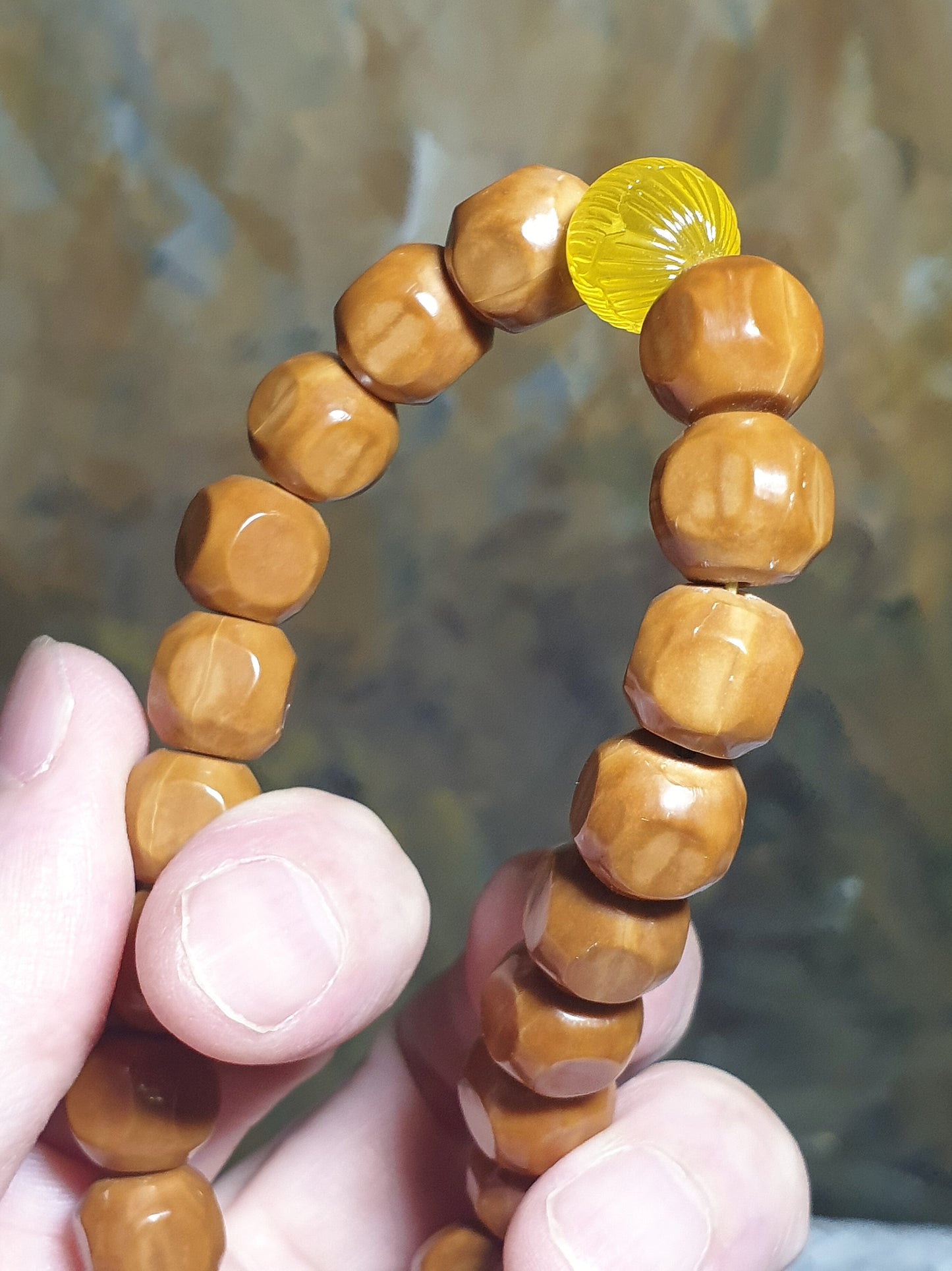 10mm+ "Monkey Head" Walnuts "red skin" carved cubes bracelet/handheld with a 11.5mm natural untreated Butterscotch Amber 10毫米+ 红皮猴头精工雕刻六方手链/手持配11.5毫米拉丝天然金黄蜜蜡
