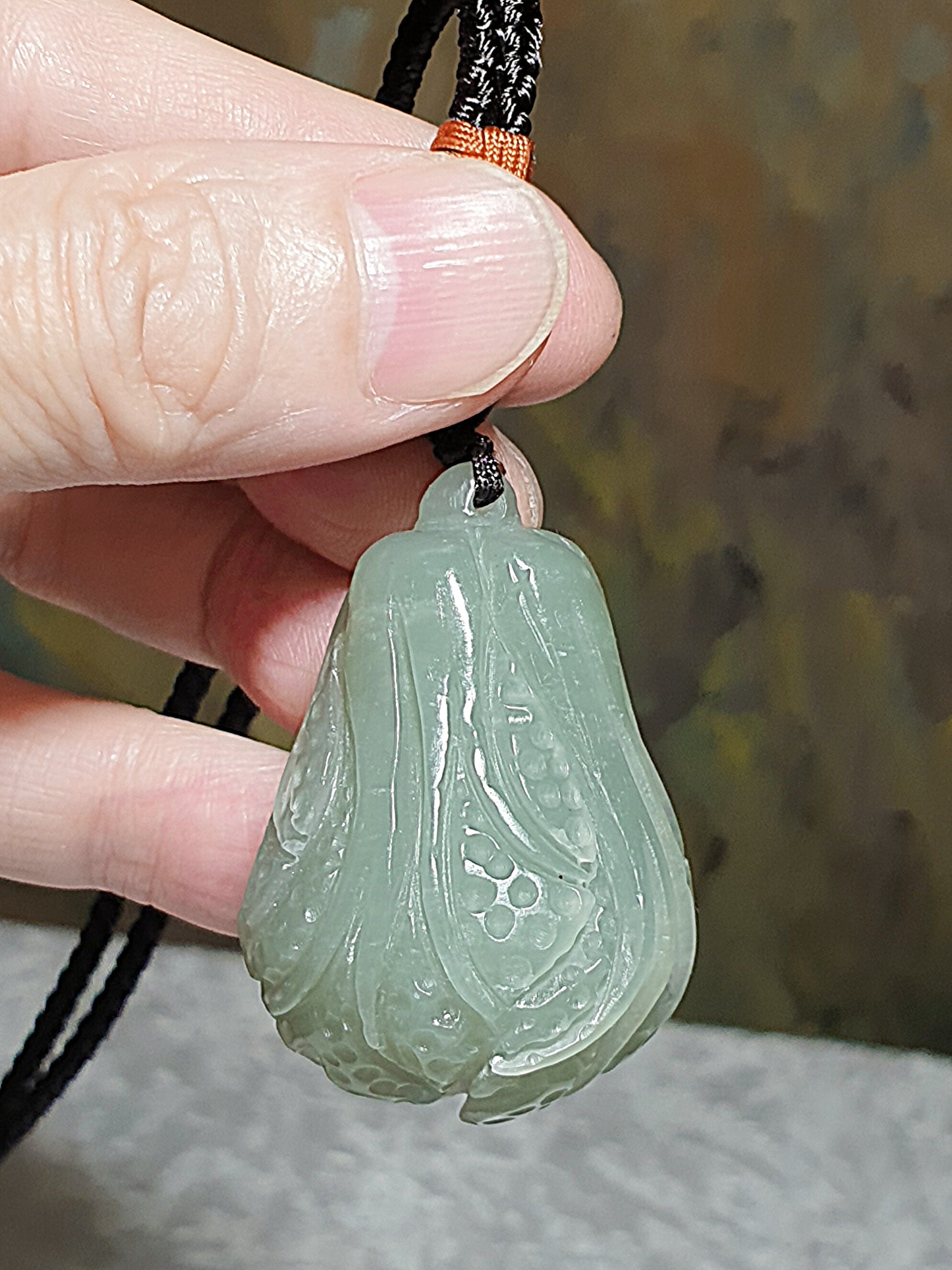 44 grams Premium Nephrite light green with slight blue hue large Chinese Cabbage pendant (with certificate) 44克和田玉且末藍调青白大发财(白菜)吊坠(带证书)
