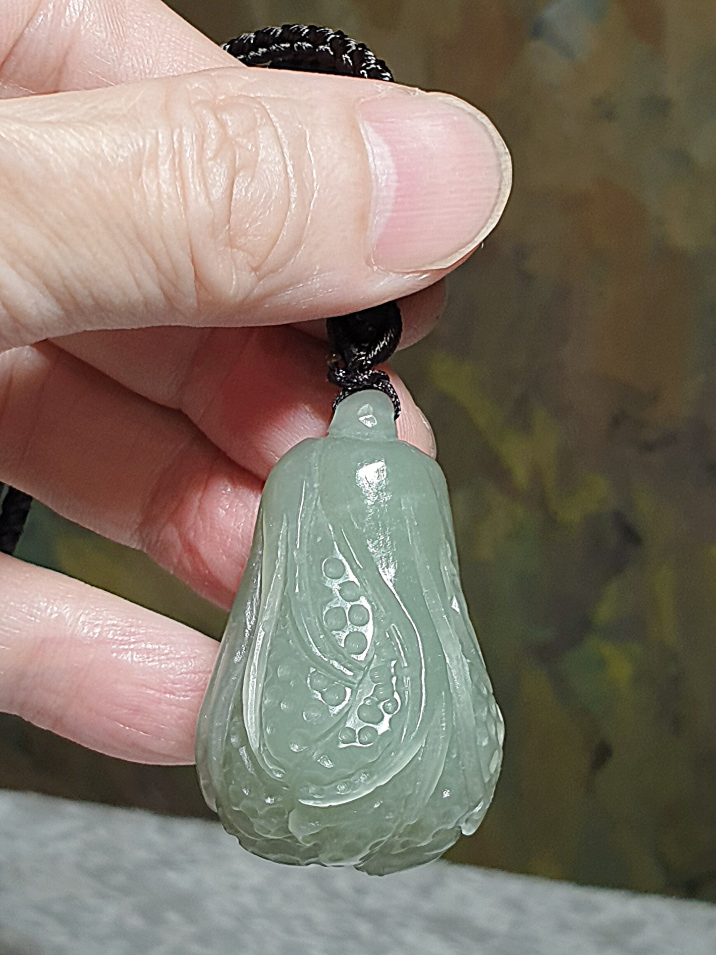 44 grams Premium Nephrite light green with slight blue hue large Chinese Cabbage pendant (with certificate) 44克和田玉且末藍调青白大发财(白菜)吊坠(带证书)