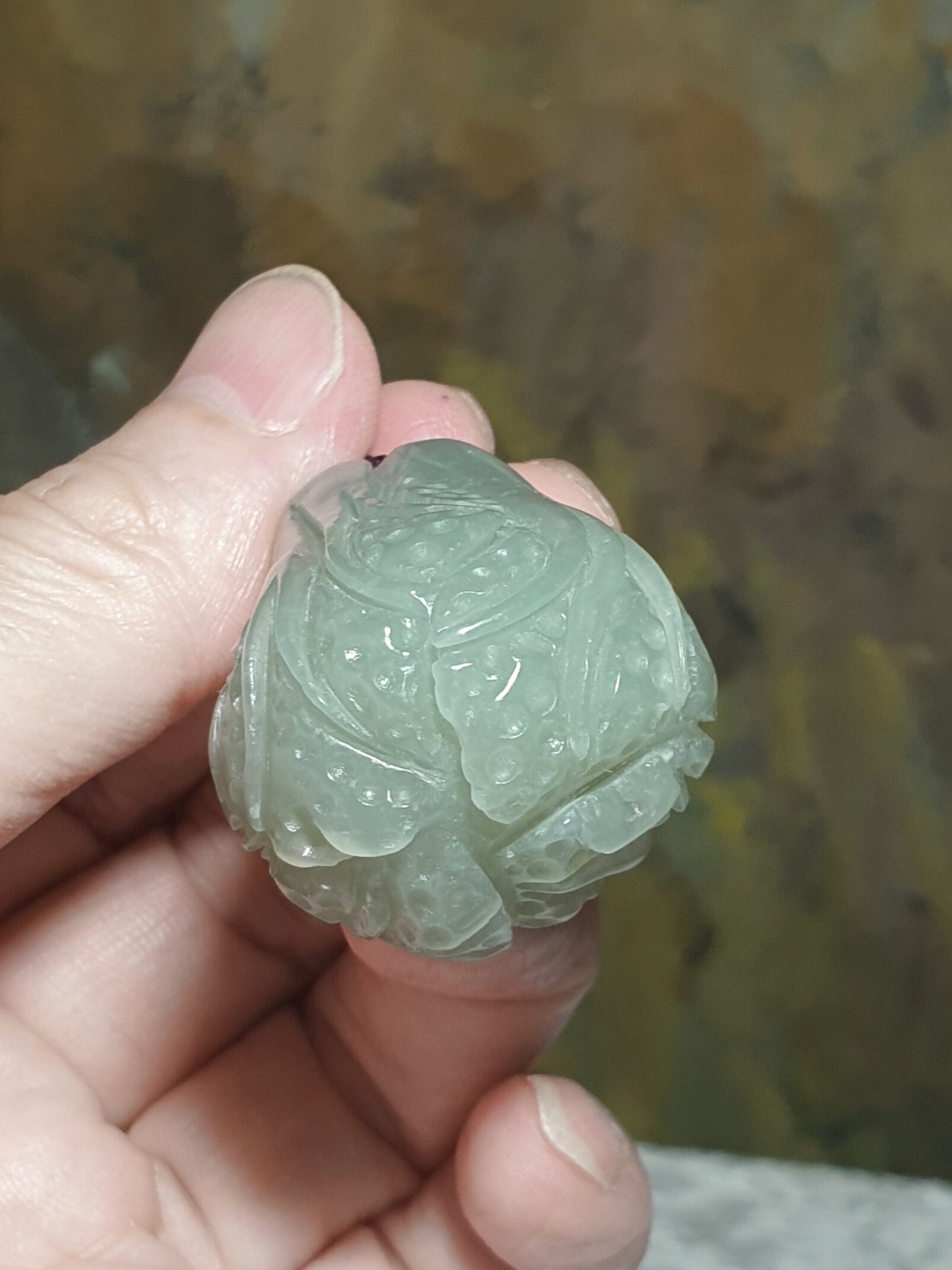 44 grams Premium Nephrite light green with slight blue hue large Chinese Cabbage pendant (with certificate) 44克和田玉且末藍调青白大发财(白菜)吊坠(带证书)
