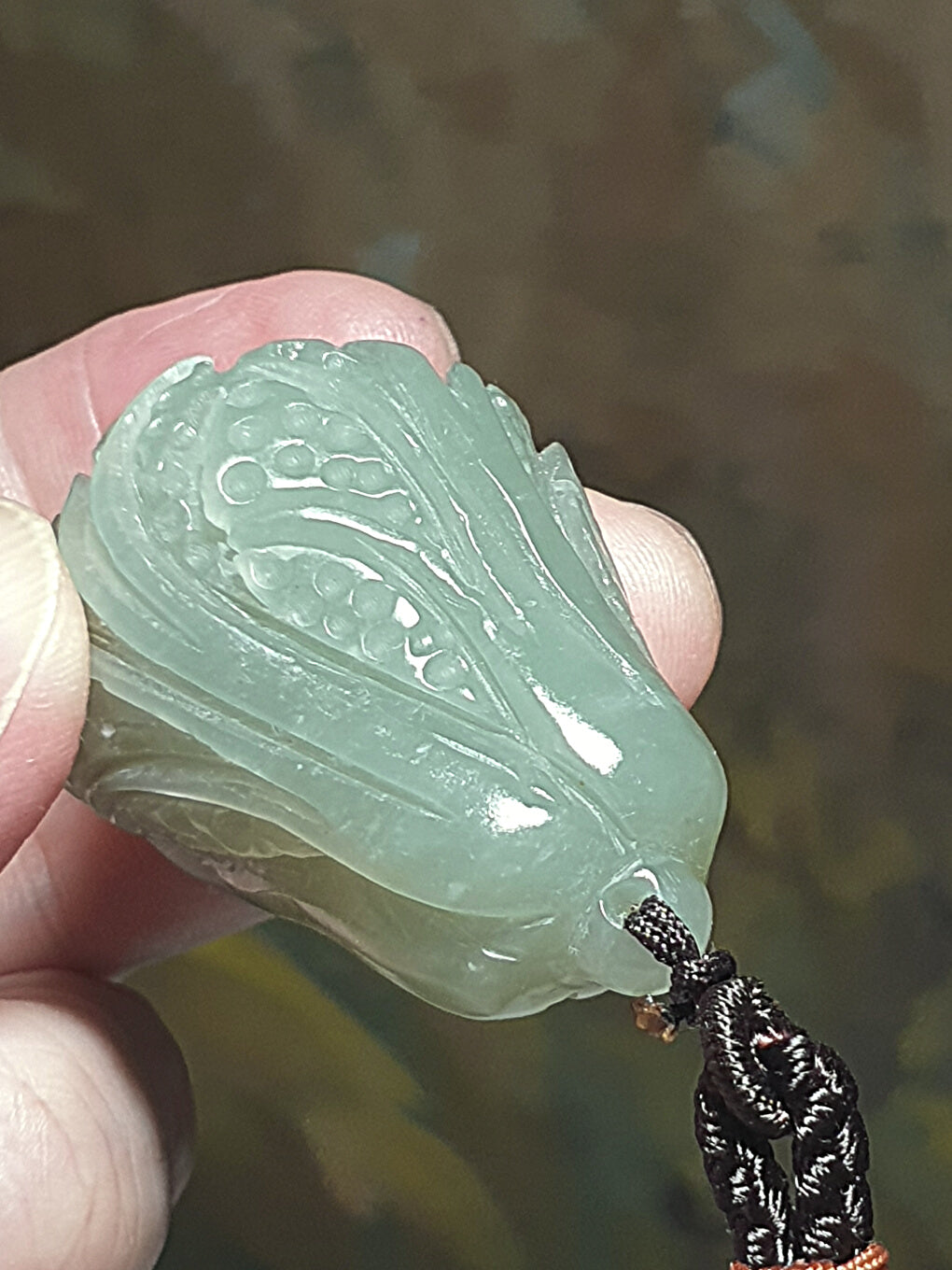 44 grams Premium Nephrite light green with slight blue hue large Chinese Cabbage pendant (with certificate) 44克和田玉且末藍调青白大发财(白菜)吊坠(带证书)
