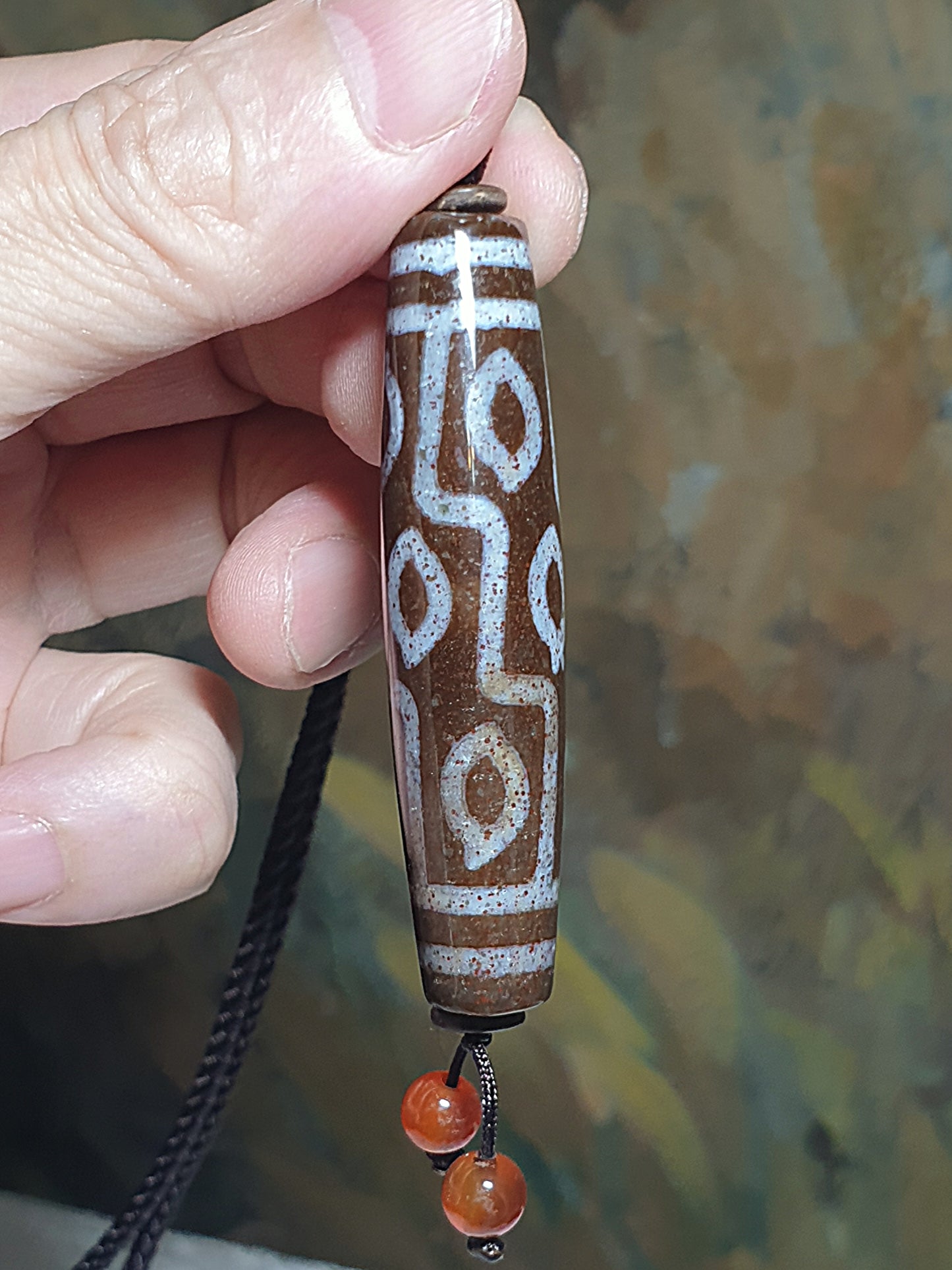 58.8mm aged Tibetan Xang Xung (Zhang Zhung) "Buddha Eye" 9 Eyes Dzi with red spots (with certificate) 58.8毫米西藏老矿象雄满朱砂佛眼九眼天珠(带证书)
