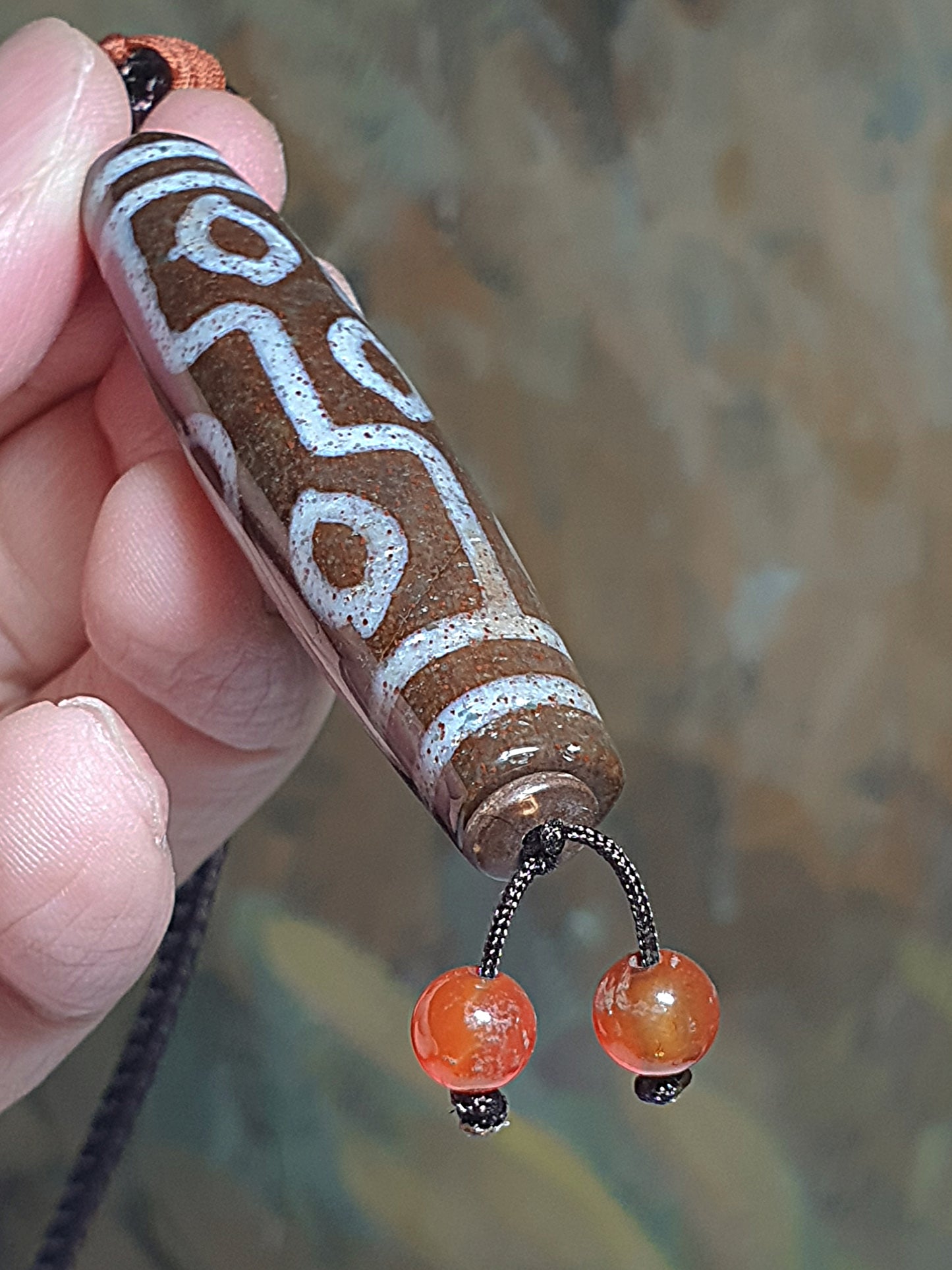 58.8mm aged Tibetan Xang Xung (Zhang Zhung) "Buddha Eye" 9 Eyes Dzi with red spots (with certificate) 58.8毫米西藏老矿象雄满朱砂佛眼九眼天珠(带证书)