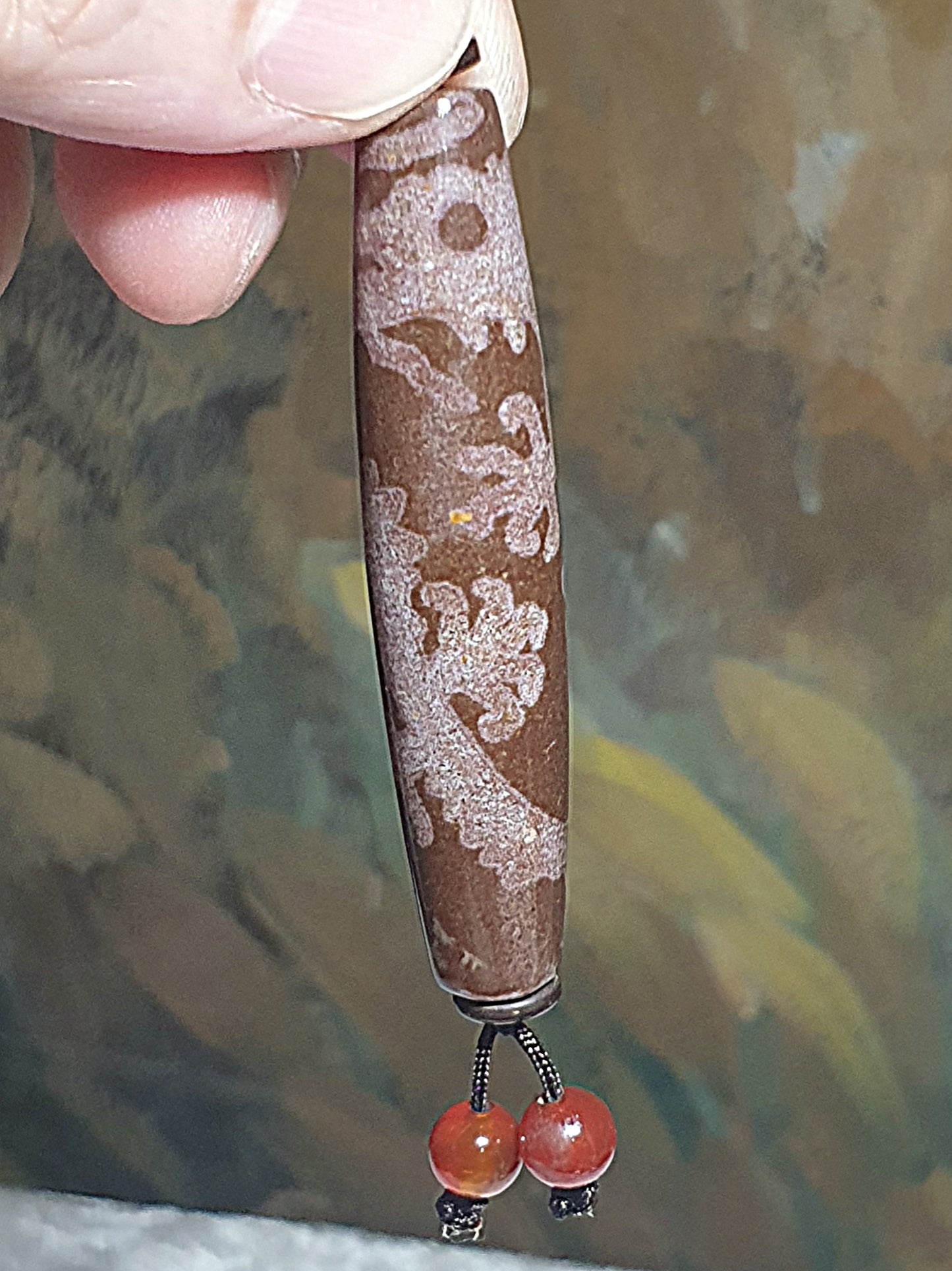 56.8mm Aged Tibetan Xang Xung (Zhang Zhung) Emperor Dragon Dzi with lots of fine red spots (with certificate) 56.8毫米西藏老矿象雄满细朱砂五爪(趾)金龙天珠(带证书)