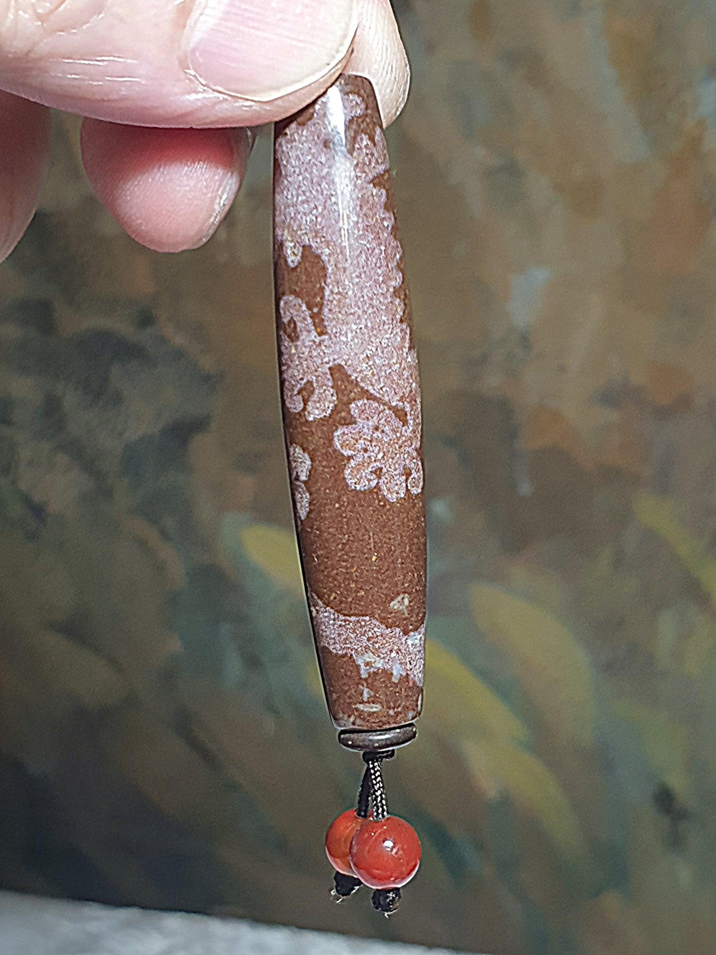 56.8mm Aged Tibetan Xang Xung (Zhang Zhung) Emperor Dragon Dzi with lots of fine red spots (with certificate) 56.8毫米西藏老矿象雄满细朱砂五爪(趾)金龙天珠(带证书)