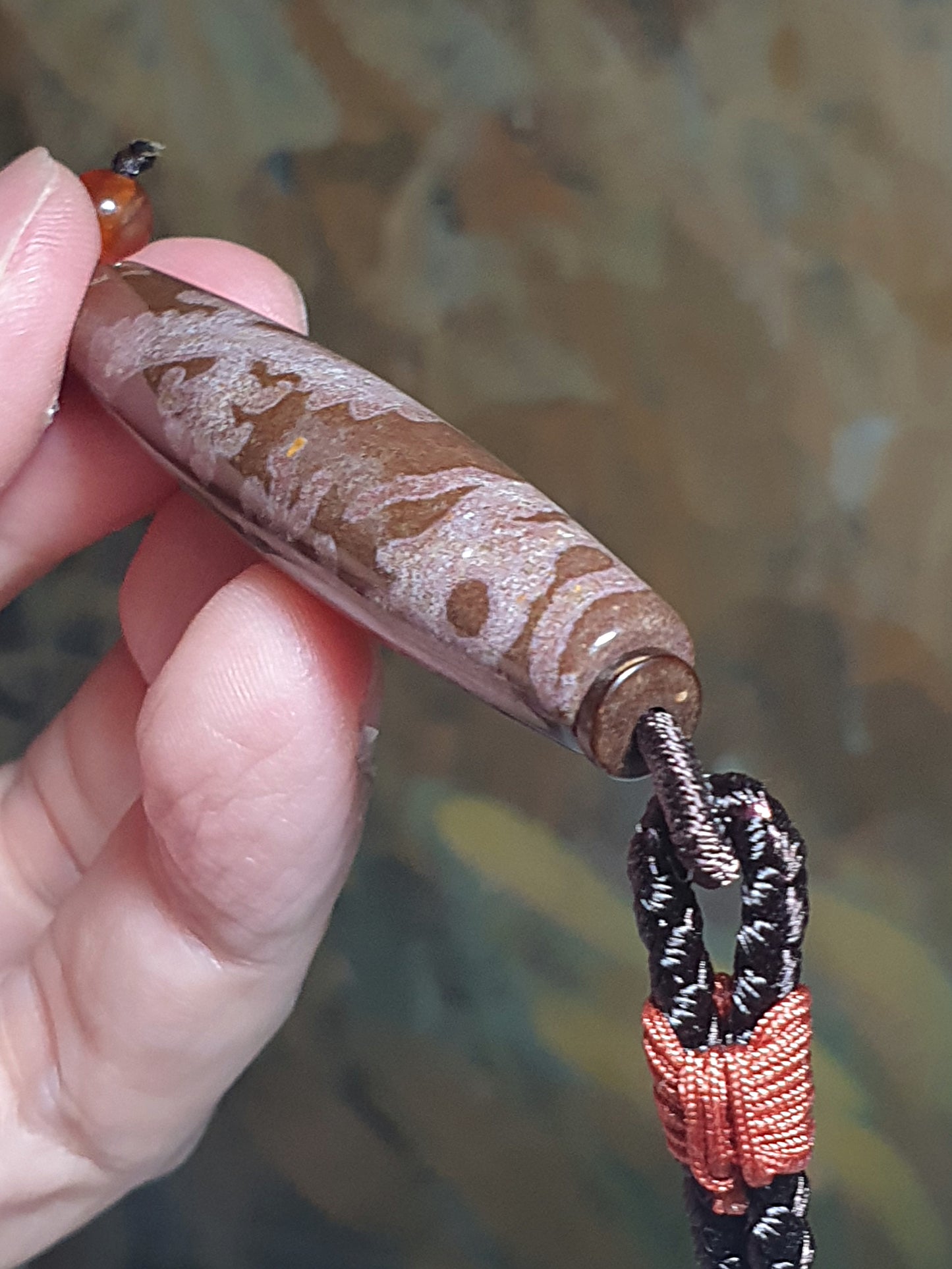 56.8mm Aged Tibetan Xang Xung (Zhang Zhung) Emperor Dragon Dzi with lots of fine red spots (with certificate) 56.8毫米西藏老矿象雄满细朱砂五爪(趾)金龙天珠(带证书)