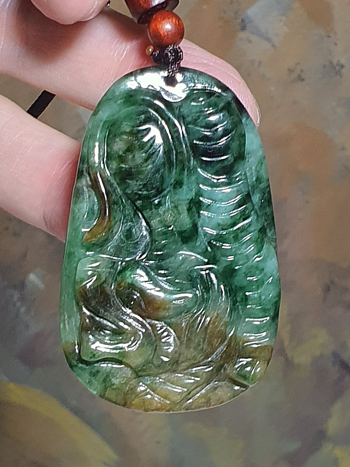 Premium Type A Jadeite yellowish & bluish green Tiger pendant (with certificate) 精品翡翠蓝绿油绿带黄翡老虎吊坠(带证书)