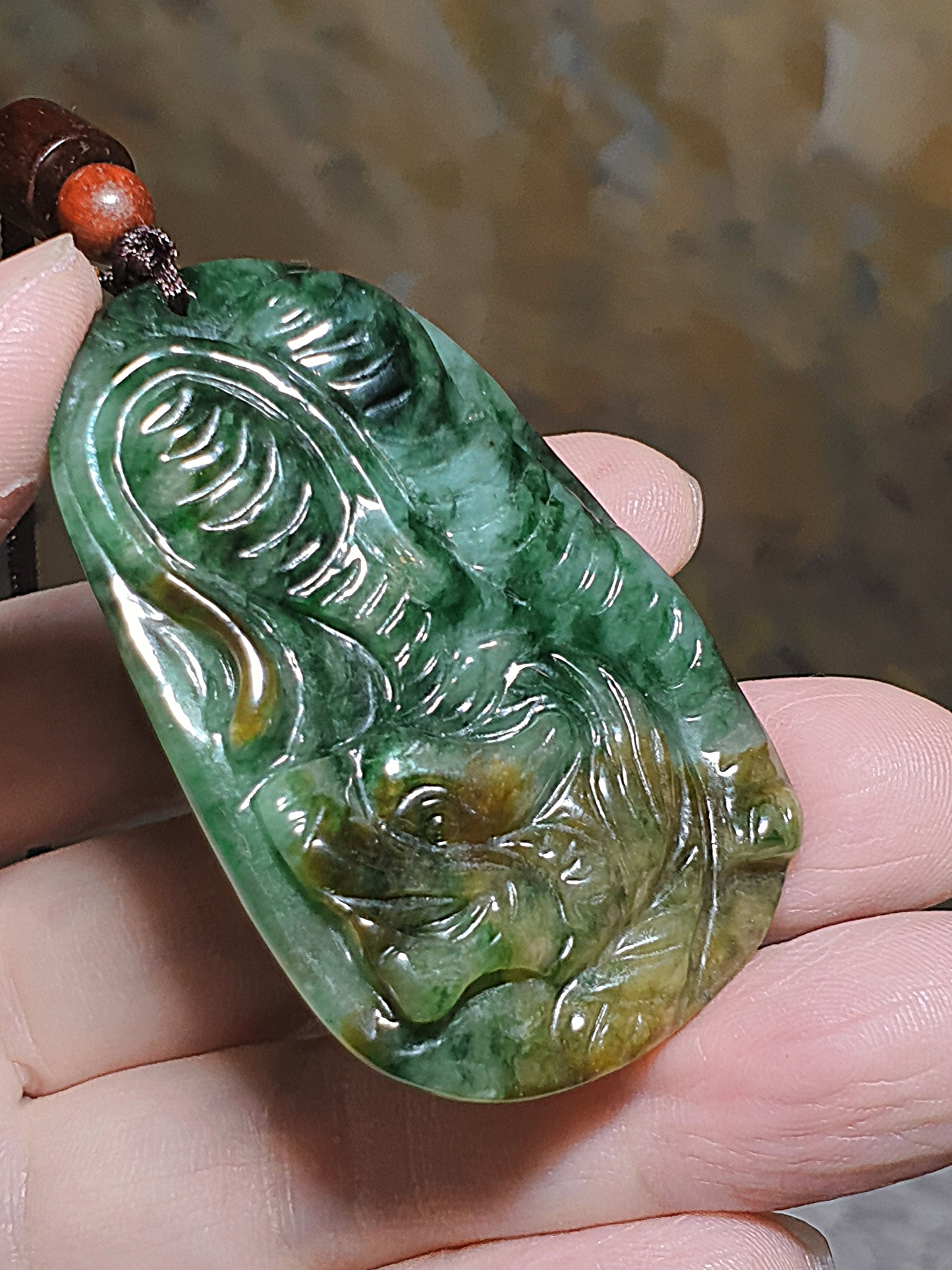Premium Type A Jadeite yellowish & bluish green Tiger pendant (with certificate) 精品翡翠蓝绿油绿带黄翡老虎吊坠(带证书)