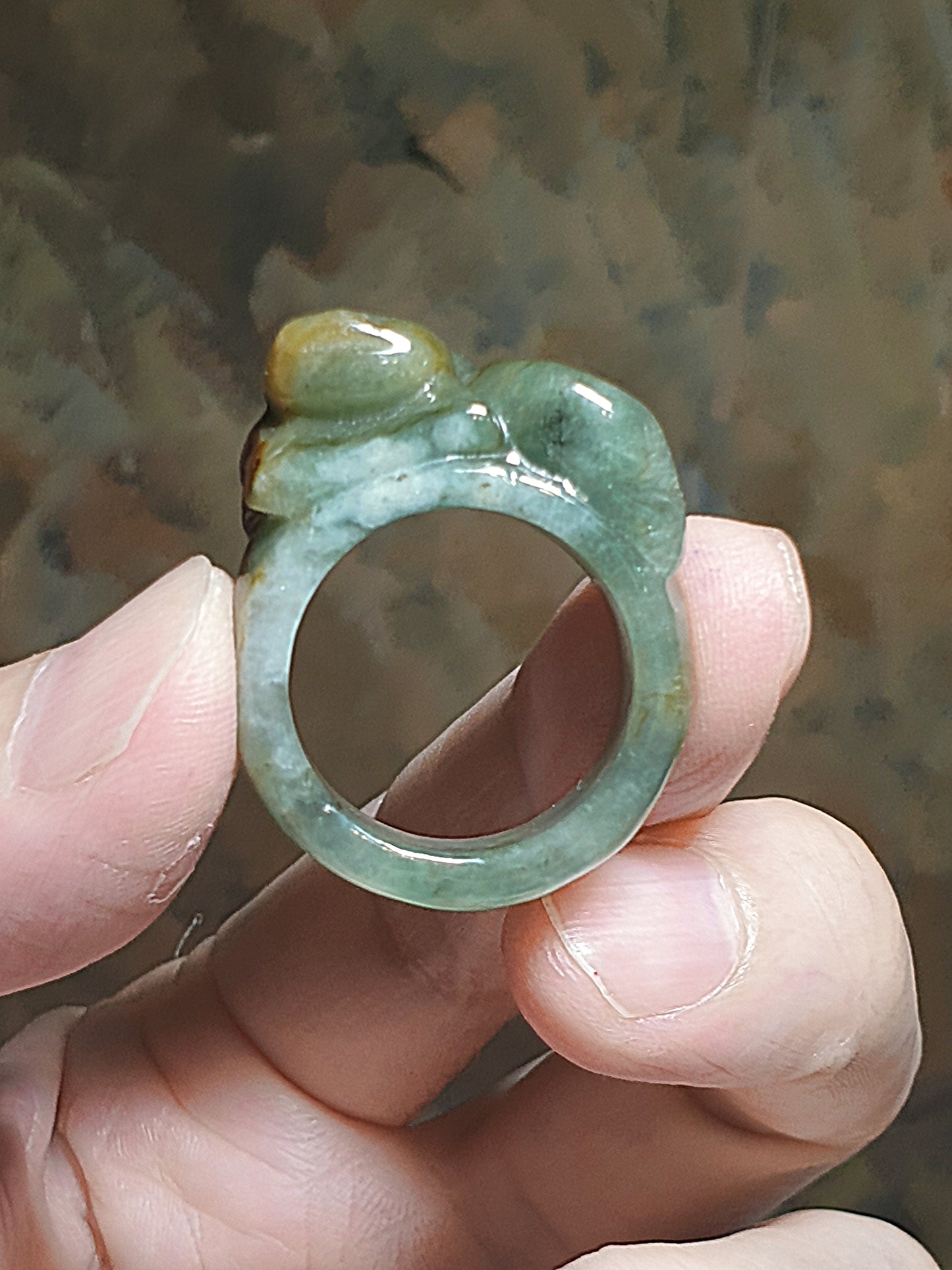 20mm Type A Jadeite yellowish greenish big Pi Xiu Jade ring/thumb ring (with certificate) 20毫米翡翠浅绿带黄翡貔貅大戒指/扳指(带证书)