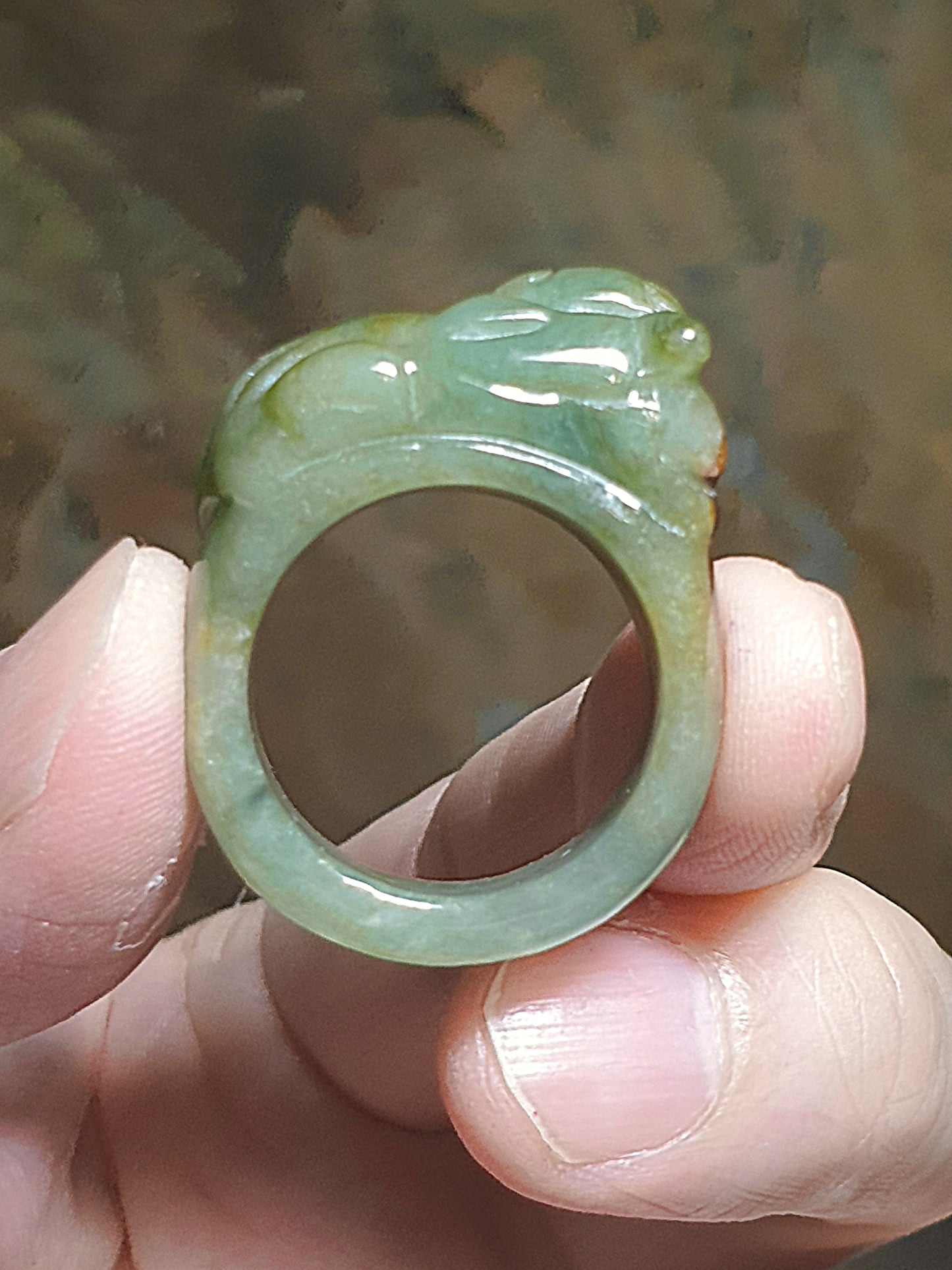 20mm Type A Jadeite yellowish greenish big Pi Xiu Jade ring/thumb ring (with certificate) 20毫米翡翠浅绿带黄翡貔貅大戒指/扳指(带证书)