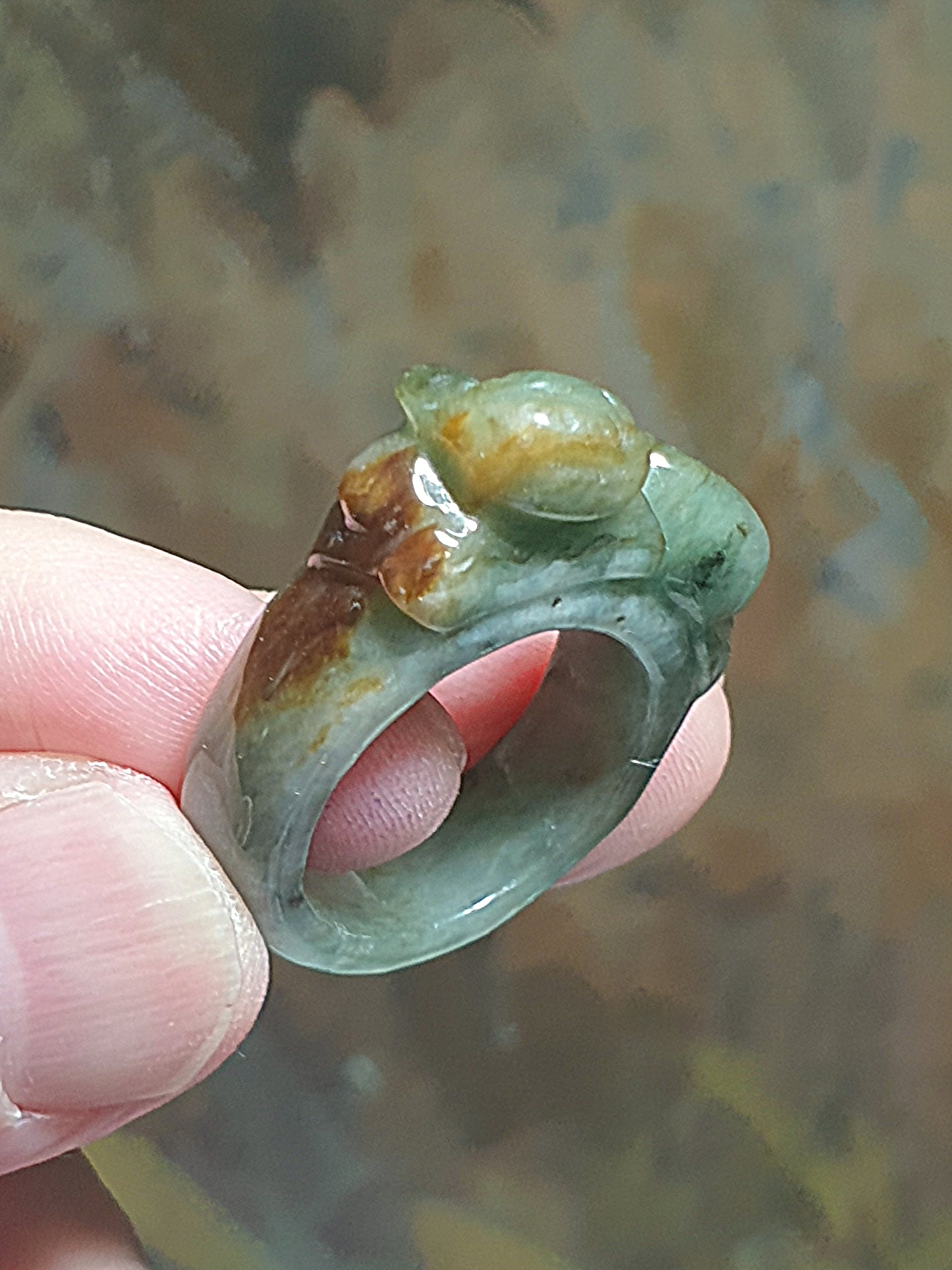 20mm Type A Jadeite yellowish greenish big Pi Xiu Jade ring/thumb ring (with certificate) 20毫米翡翠浅绿带黄翡貔貅大戒指/扳指(带证书)