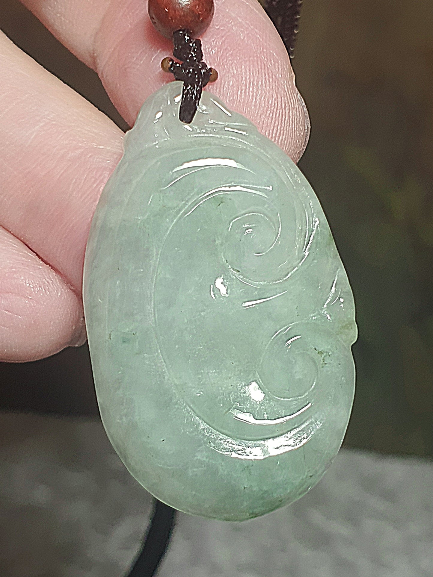 Type A Jadeite light green both sides carvings Ruyi Jade pendant (with certificate) 翡翠淡绿双面雕刻如意吊坠(带证书)