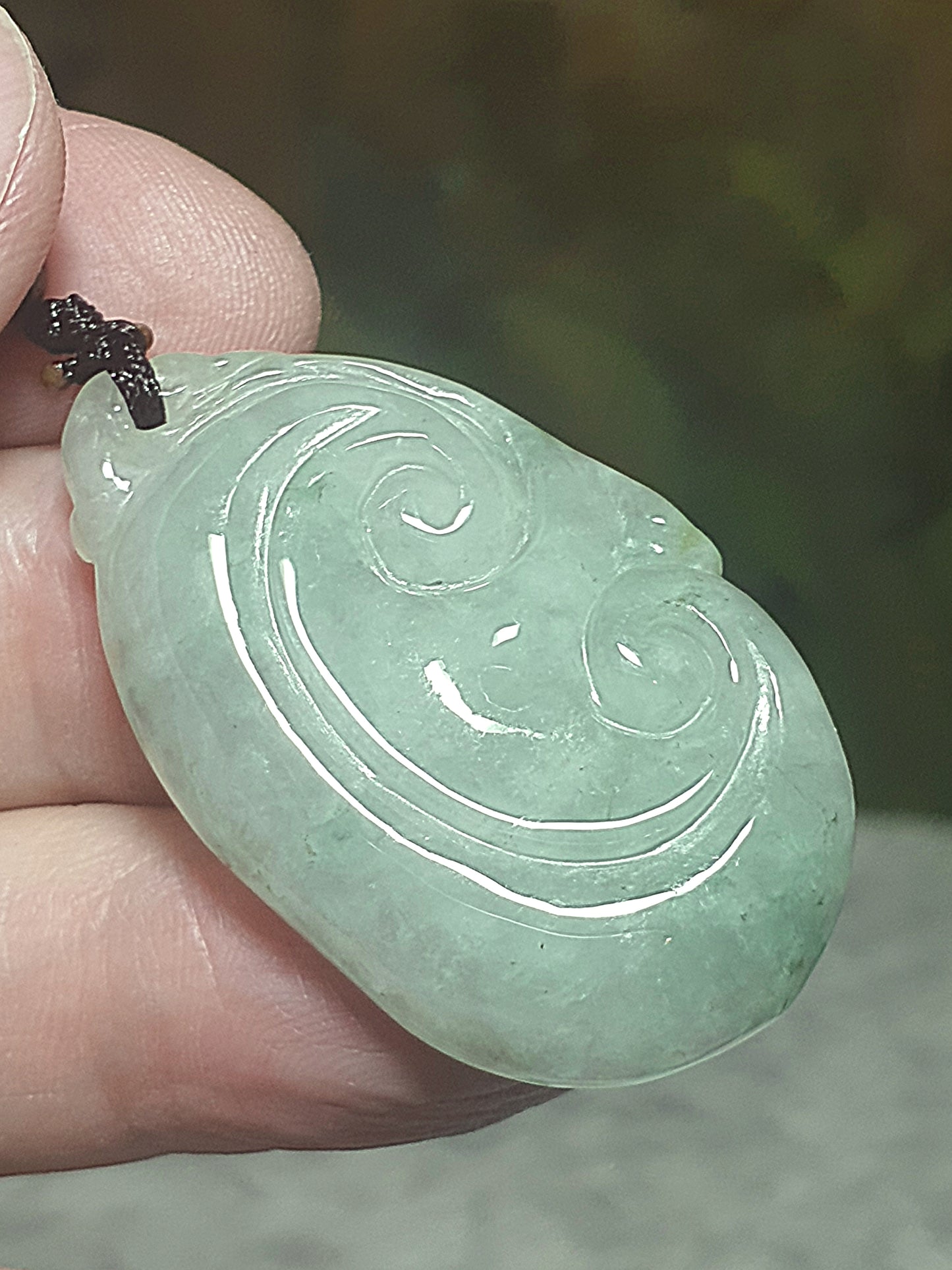 Type A Jadeite light green both sides carvings Ruyi Jade pendant (with certificate) 翡翠淡绿双面雕刻如意吊坠(带证书)