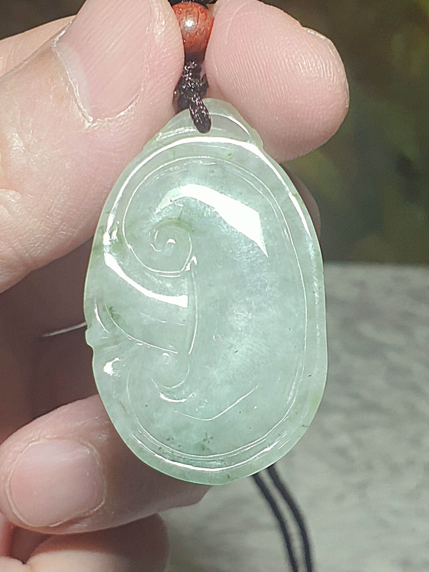 Type A Jadeite light green both sides carvings Ruyi Jade pendant (with certificate) 翡翠淡绿双面雕刻如意吊坠(带证书)