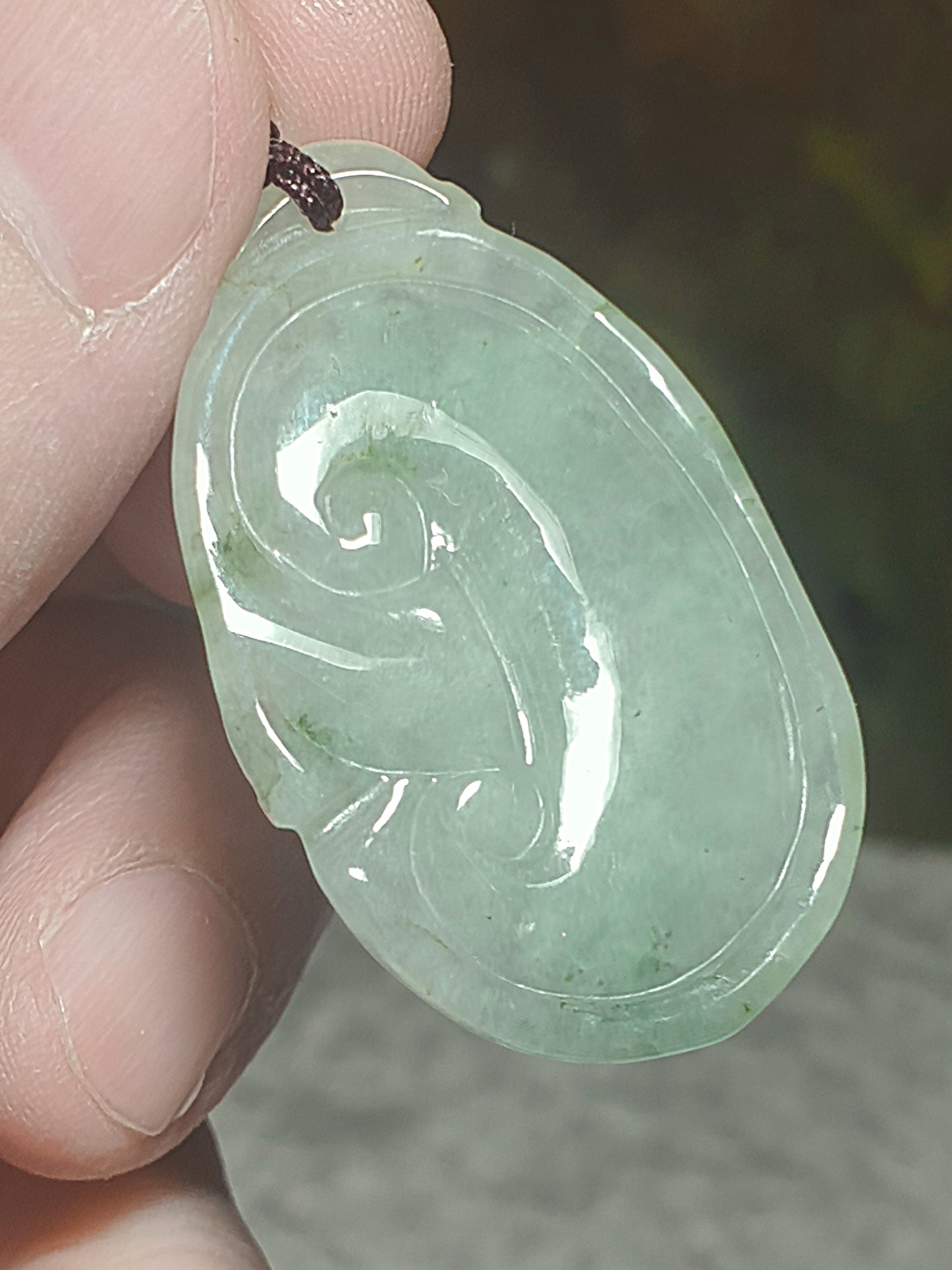 Type A Jadeite light green both sides carvings Ruyi Jade pendant (with certificate) 翡翠淡绿双面雕刻如意吊坠(带证书)