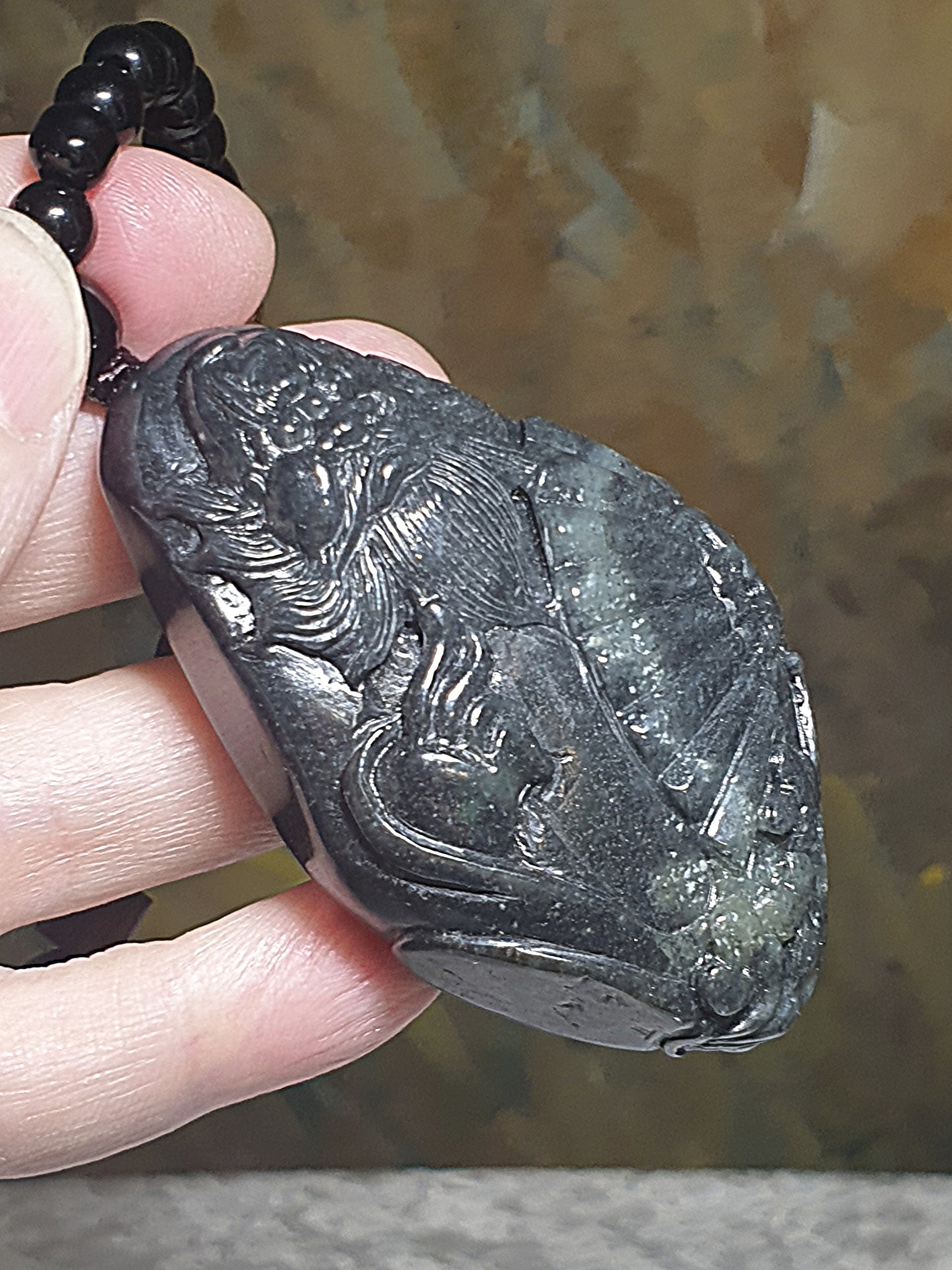 Premium Pebble Nephrite Qinghua ink black hand carved Zhong Kui palmstone (with certificate) 和田玉青花籽玉聚墨如黑全手工雕刻钟馗手把(带证书)
