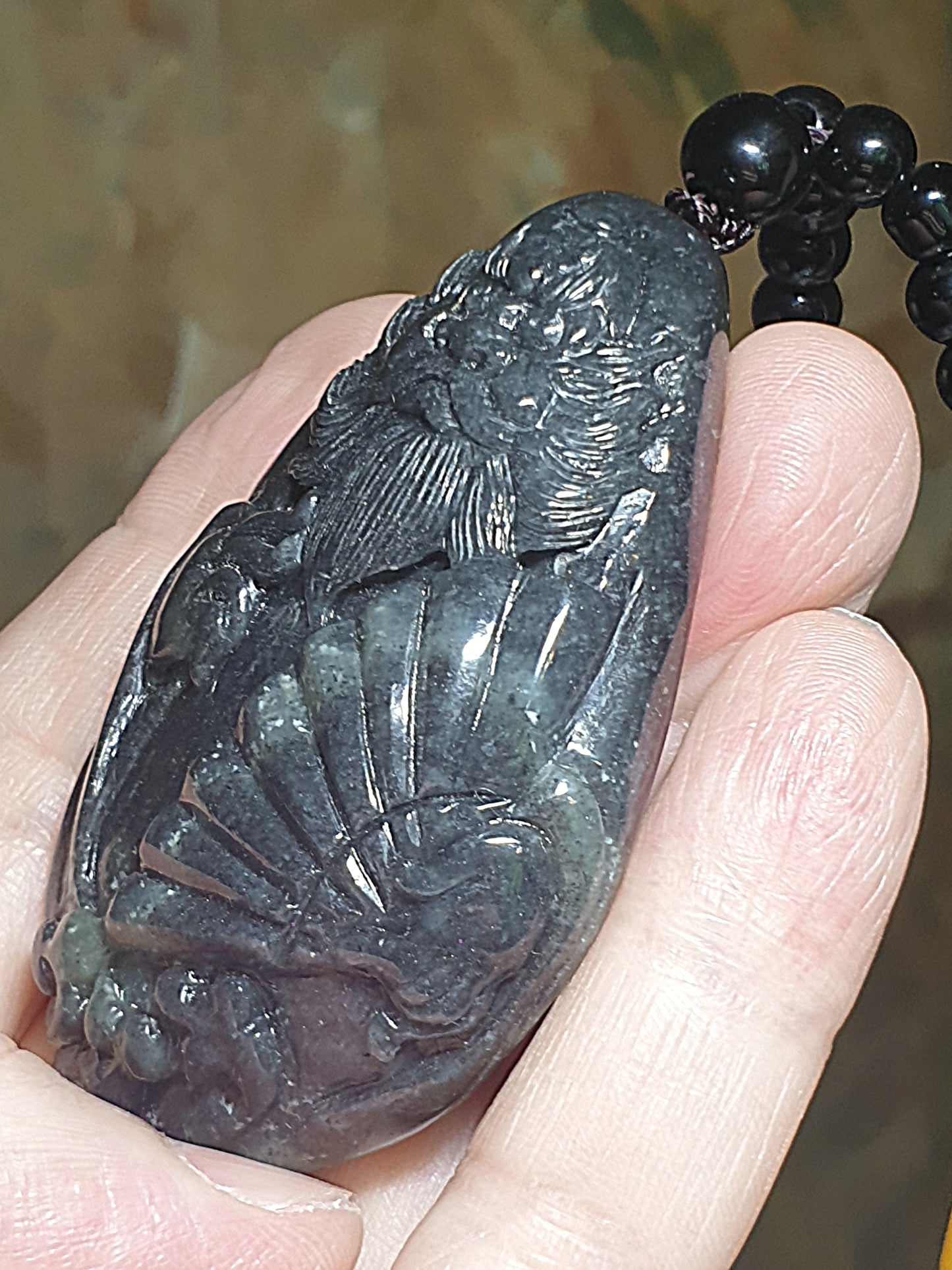 Premium Pebble Nephrite Qinghua ink black hand carved Zhong Kui palmstone (with certificate) 和田玉青花籽玉聚墨如黑全手工雕刻钟馗手把(带证书)