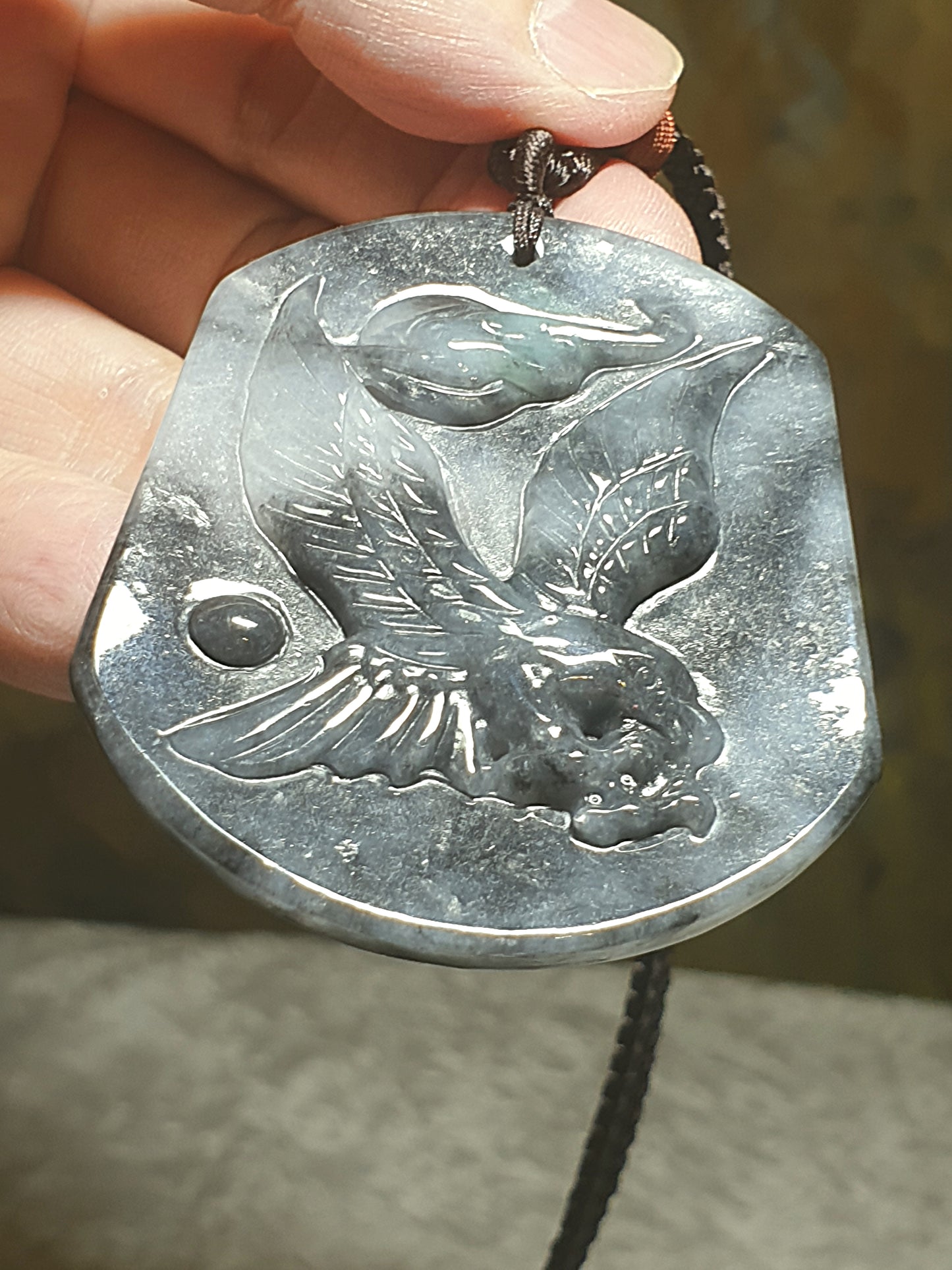 Type A Jadeite "Black Fowl (black & white)" Flying Eagle Jade pendant (with certificate) 翡翠乌鸡种(黑白)飞鹰吊坠(带证书)