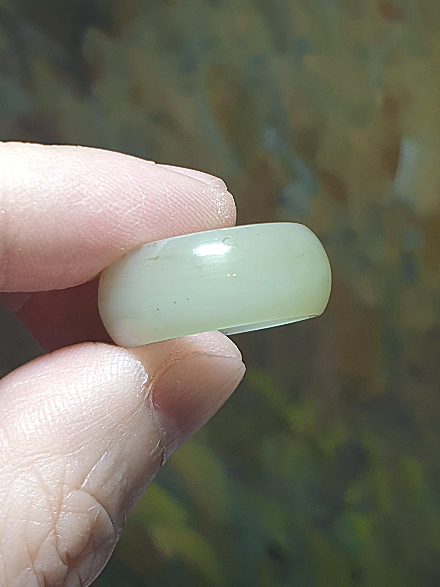 17.6mm Nephrite very light green & caramel brown Jade ring (with certificate) 17.6毫米和田玉浅青白带糖戒指(带证书)