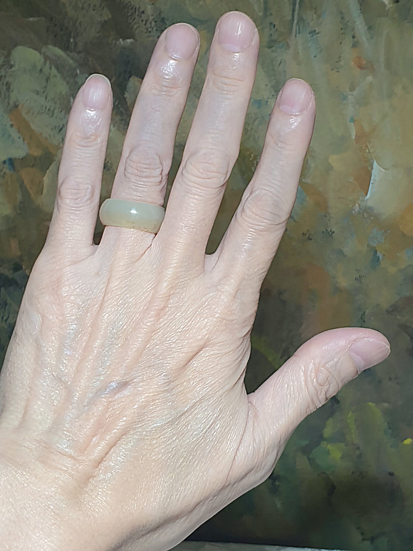 17.6mm Nephrite very light green & caramel brown Jade ring (with certificate) 17.6毫米和田玉浅青白带糖戒指(带证书)