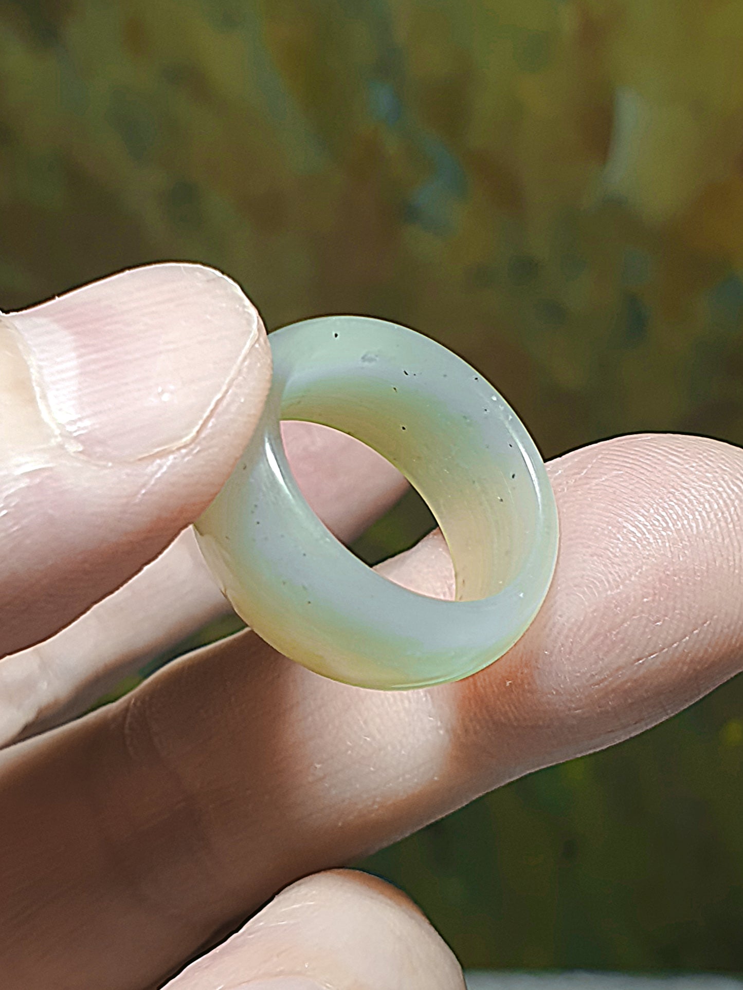 17.6mm Nephrite very light green & caramel brown Jade ring (with certificate) 17.6毫米和田玉浅青白带糖戒指(带证书)