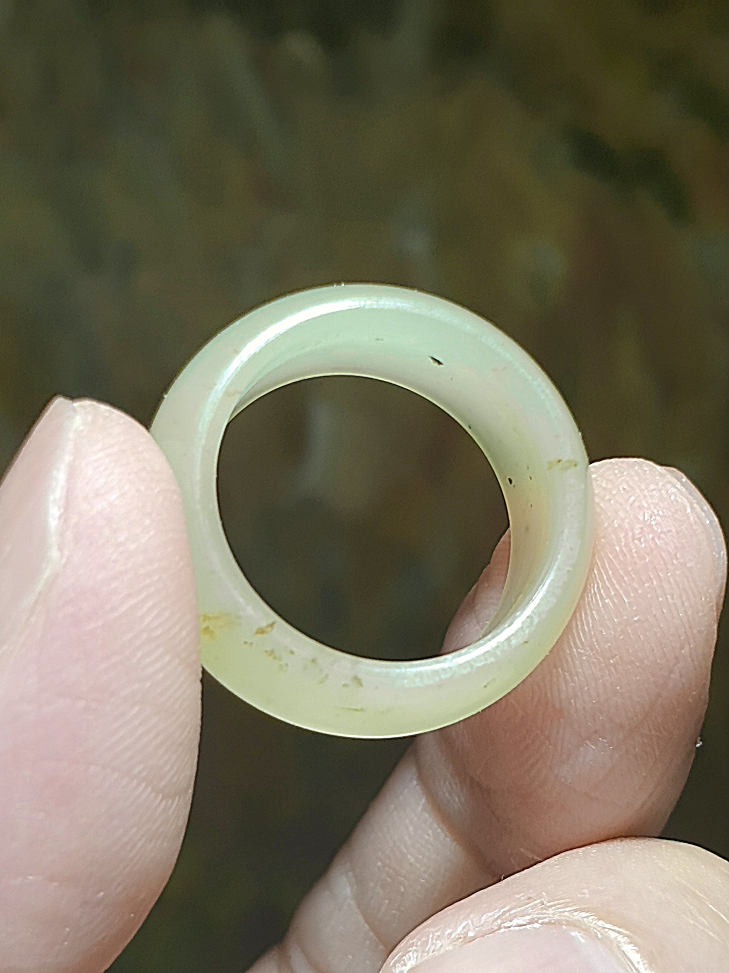 17.6mm Nephrite very light green & caramel brown Jade ring (with certificate) 17.6毫米和田玉浅青白带糖戒指(带证书)