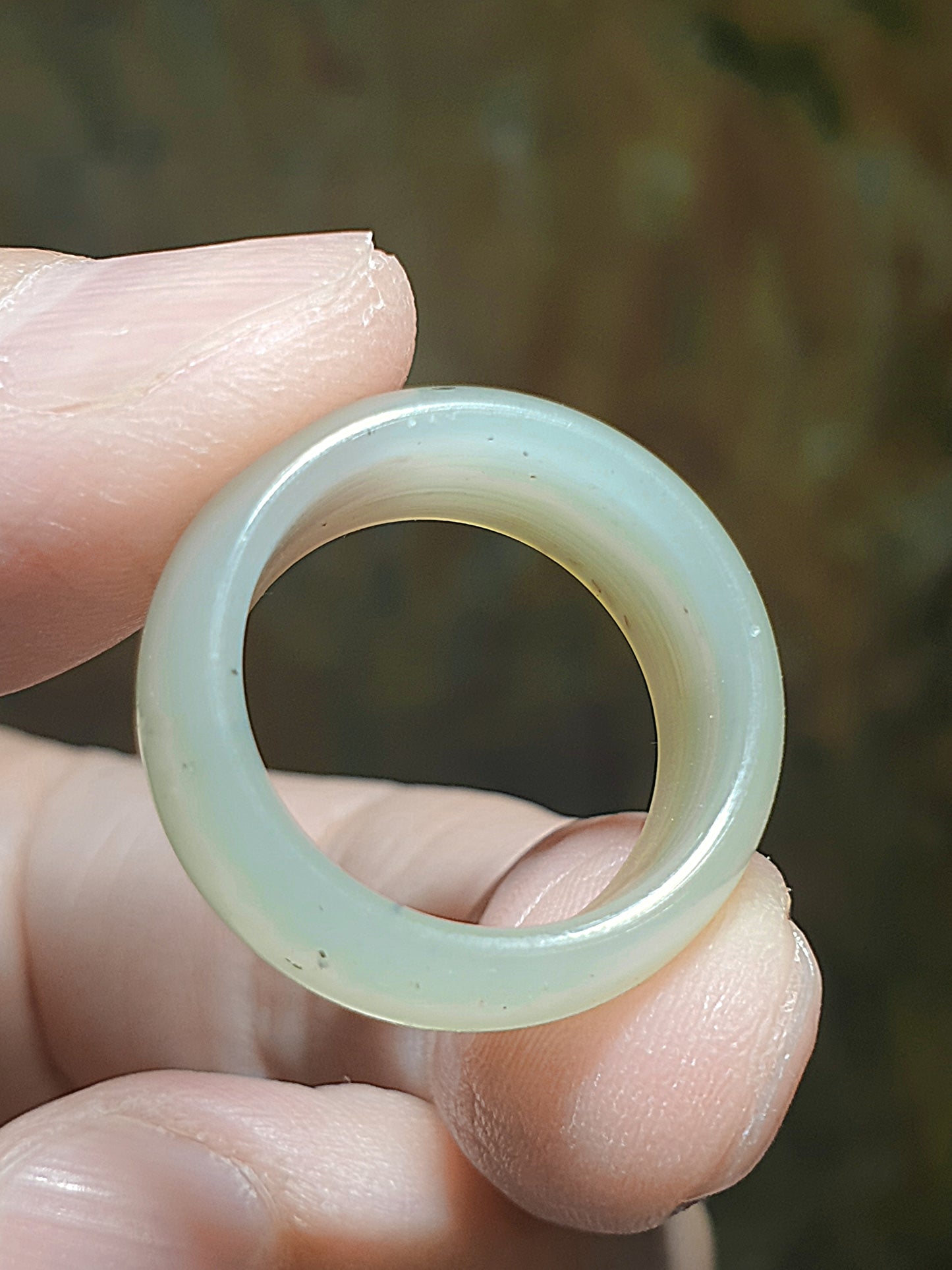 17.6mm Nephrite very light green & caramel brown Jade ring (with certificate) 17.6毫米和田玉浅青白带糖戒指(带证书)