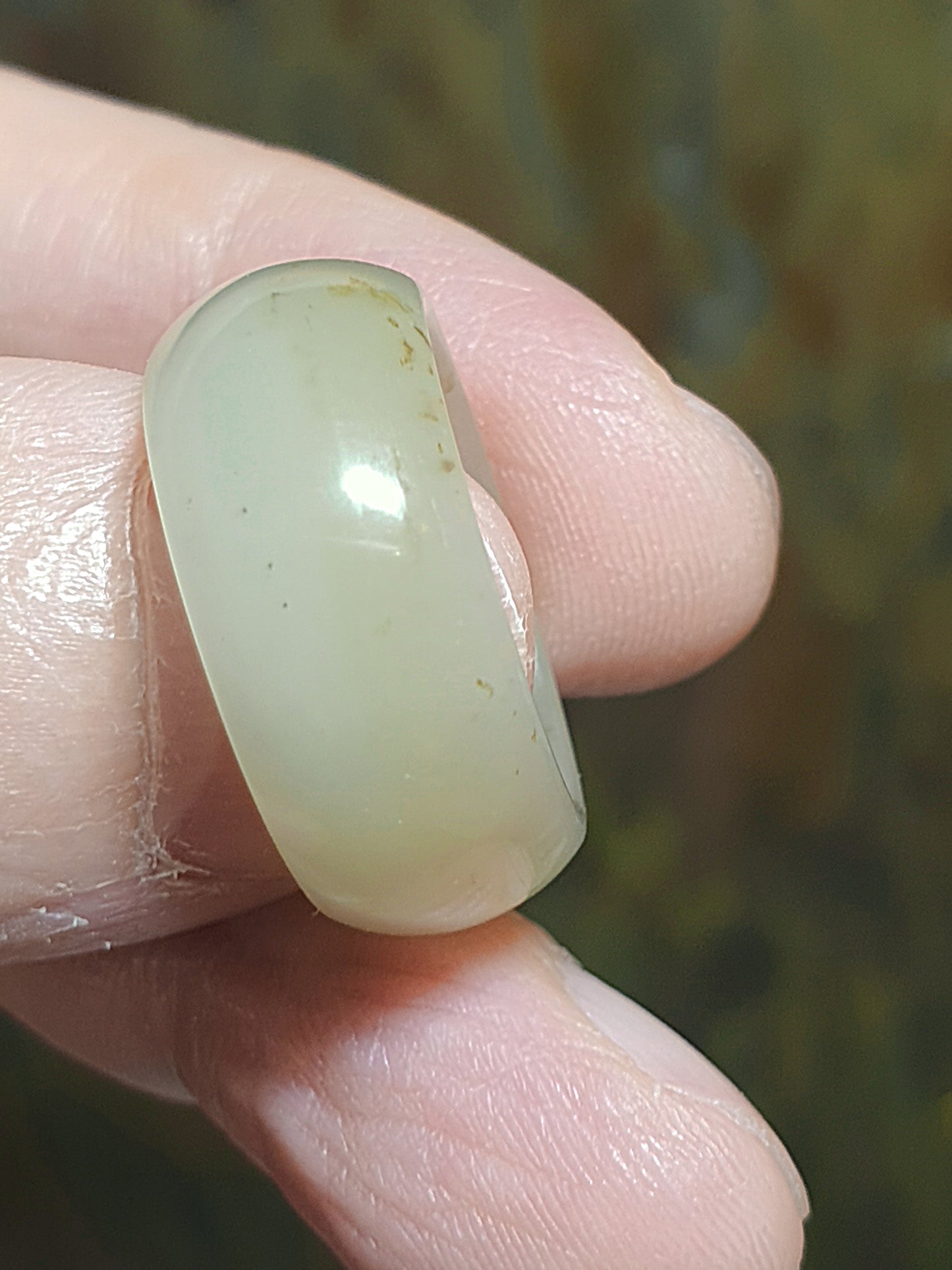 17.6mm Nephrite very light green & caramel brown Jade ring (with certificate) 17.6毫米和田玉浅青白带糖戒指(带证书)