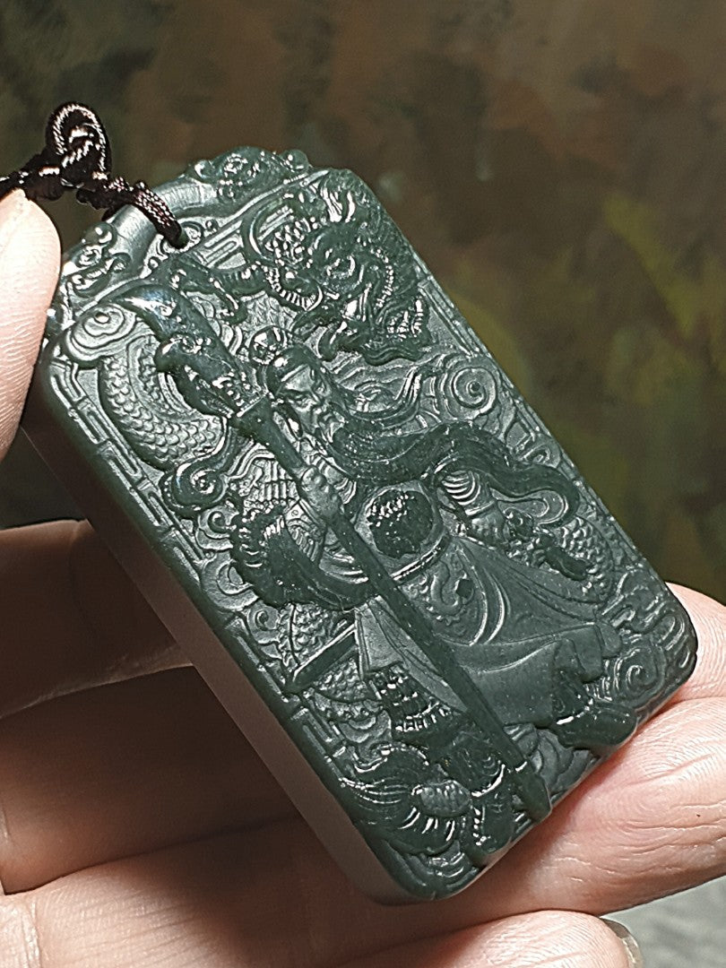 Premium natural deep greenish Nephrite double sides carvings Guan Gong, Dragon, Auspicious Clouds and in Ancient Chinese "Supremely Honourable & Righteous" pendant/handheld (with certificate) 和田玉塔青深绿双面雕刻关公、龙、祥云吊坠/手把(带证书) ~~~ 义薄云天 保家卫国