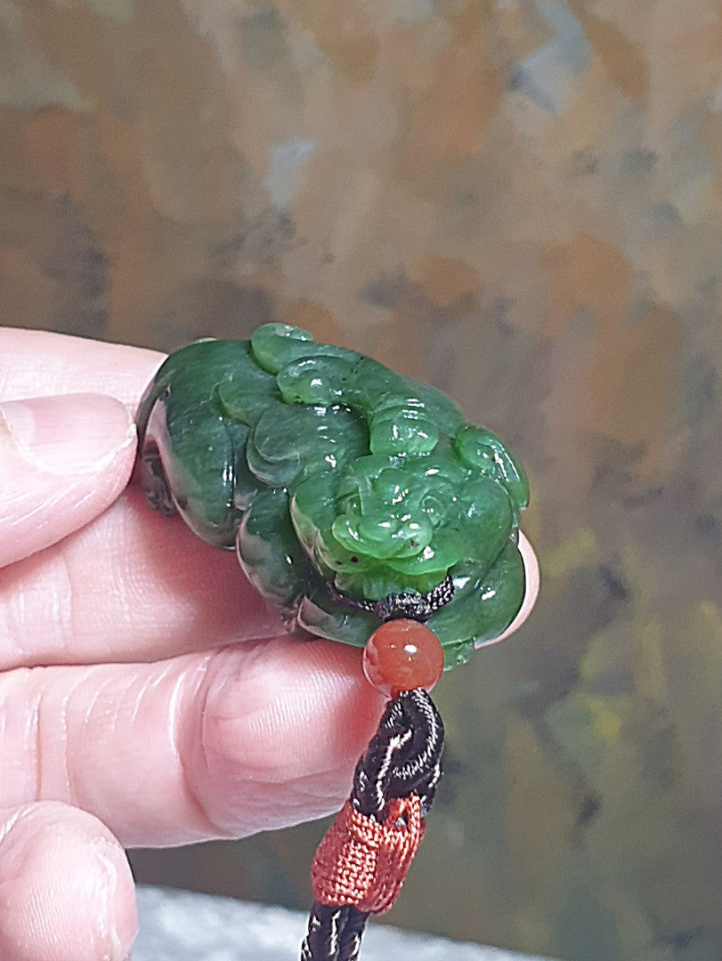 Natural Nephrite strong spinach green with yellow hue hand carved 3-dimensional Pi Xiu Jade pendant/handheld(with certificate) 和田玉碧玉乌兰海黄调菠菜绿纯手工雕刻立体貔貅吊坠/手把(附证书)