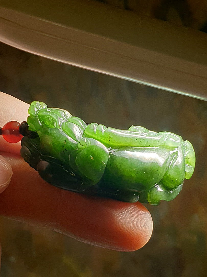 Natural Nephrite strong spinach green with yellow hue hand carved 3-dimensional Pi Xiu Jade pendant/handheld(with certificate) 和田玉碧玉乌兰海黄调菠菜绿纯手工雕刻立体貔貅吊坠/手把(附证书)