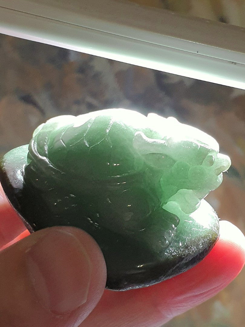 Type A Jadeite light greenish with "Jade skin" Dragon-Tortoise palmstone/small display (with certificate) 翡翠浅绿带原玉皮龙龟小把件/小摆设(带证书)