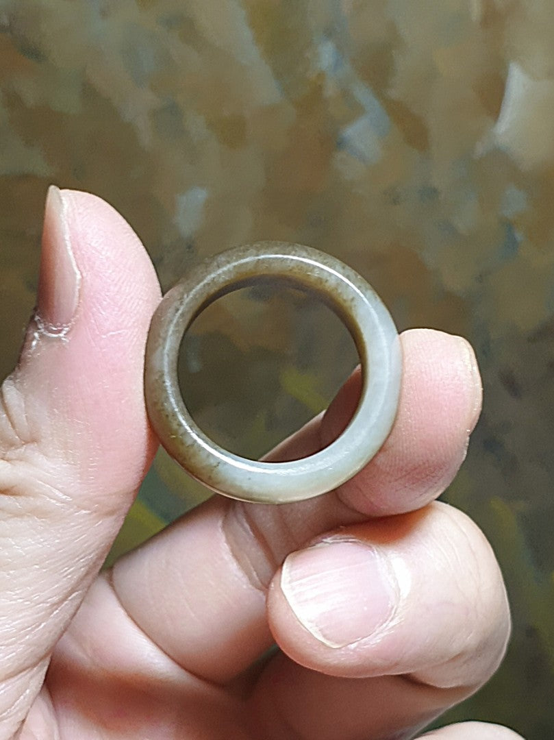 20mm Premium Nephrite two tones whitish & caramel brownish Jade ring/small thumb ring (with certificate) 20毫米和田玉糖白双色戒指/小扳指(带证书)