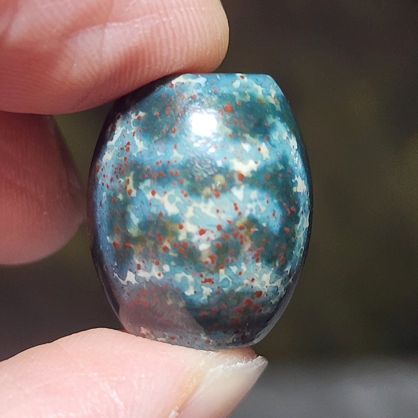 18.3mm Aged Tibetan Zhang Zhung Garuda Da Luo Dzi pendant blue hue red spots with natural pattern (with certificate) 藏传老矿通体蓝沁细朱砂帶天然图形大鹏金翅鸟达洛天珠(带证书)