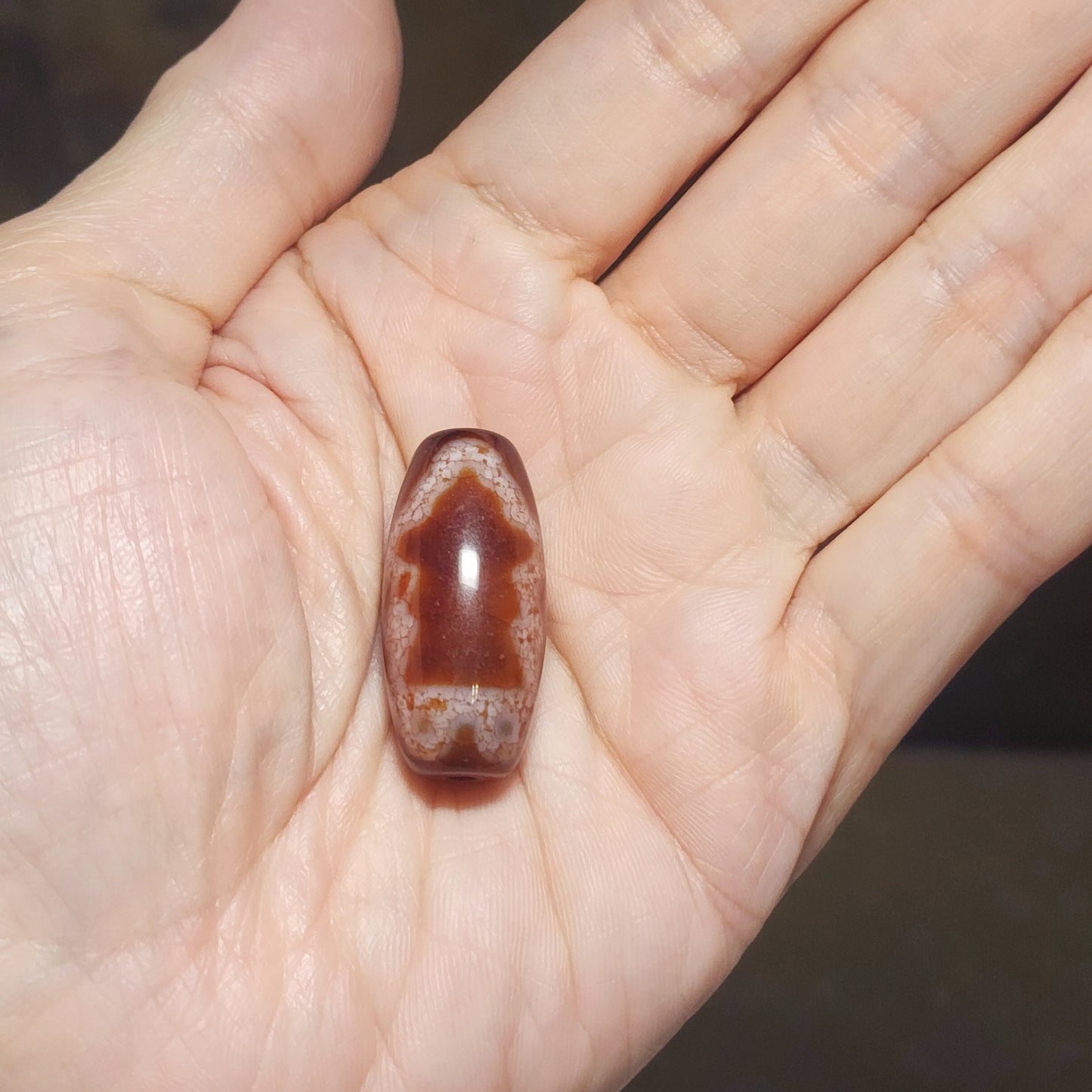 Aged Tibetan Red Chalcedony with "Blood Streak" Guan Yin 2 Eyes Dzi pendant (with certificate, free necklace string) 西藏老矿红玉髓“血丝”兩眼观音天珠(带证书 送项链绳)