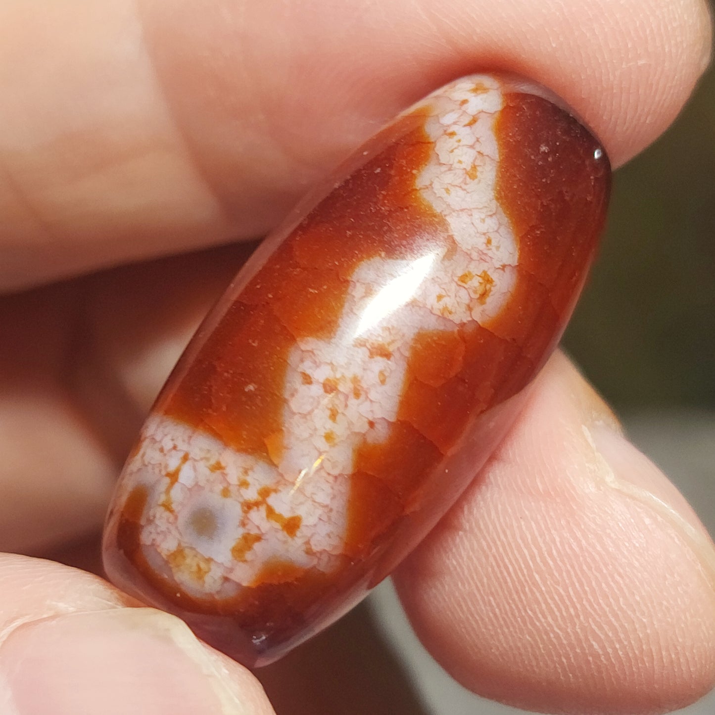 Aged Tibetan Red Chalcedony with "Blood Streak" Guan Yin 2 Eyes Dzi pendant (with certificate, free necklace string) 西藏老矿红玉髓“血丝”兩眼观音天珠(带证书 送项链绳)