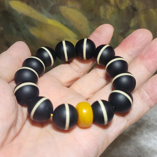 15.5mm Premium Tibetan Black Agate Medicine Dzi and aged Butterscotch Amber thick donut bracelet 精品大尺寸藏传一线药师珠配老蜜腊墩子厚平安扣手链