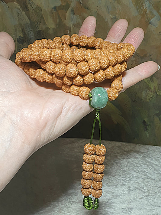 10.2mm High density high natural oil contents "Dragon Scales" 5 Mukhi (faces) small species Rudraksha 108 mala beads with a 17.8mm Type A Jadeite Lulutong 10.2毫米高油高密原桩龙鳞五瓣小金刚菩提108念珠配17.8毫米翡翠路路通