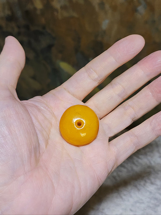 29.5mm Aged handmade Butterscotch Amber Donut pendant (free necklace cord) 29.5毫米手工老蜜蜡平安扣吊坠(送項链绳)