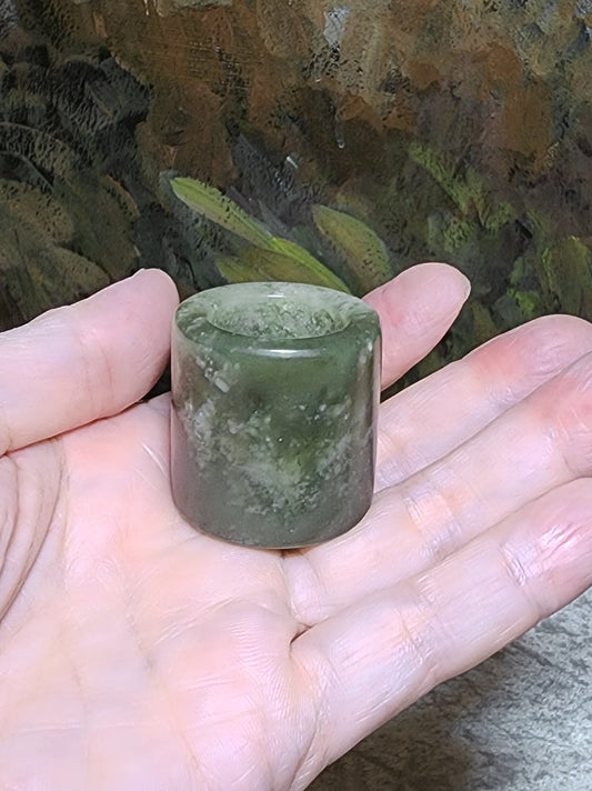 21.8mm Nephrite light greenish whitish thumb ring (with certificate) 21.8毫米和田玉青白扳指(带证书)