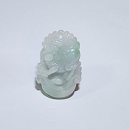 Type A Jadeite Chinese Zodiac Pig pendant (free necklace cord) 翡翠生肖豬吊坠(送項链绳)