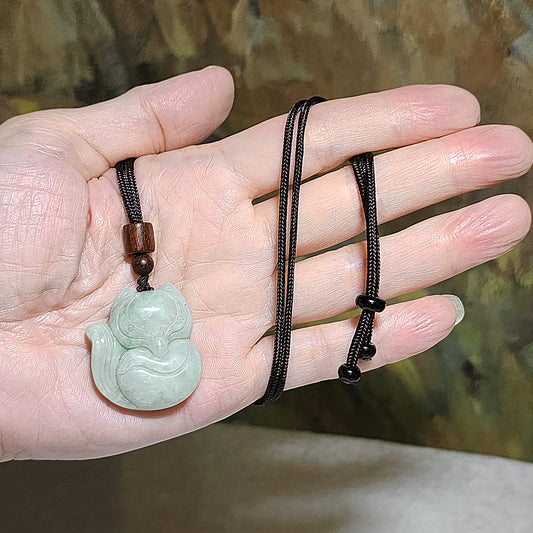 Type A Jadeite light green Fox Jade pendant (with certificate) 翡翠淡绿狐狸吊坠(帶证书)