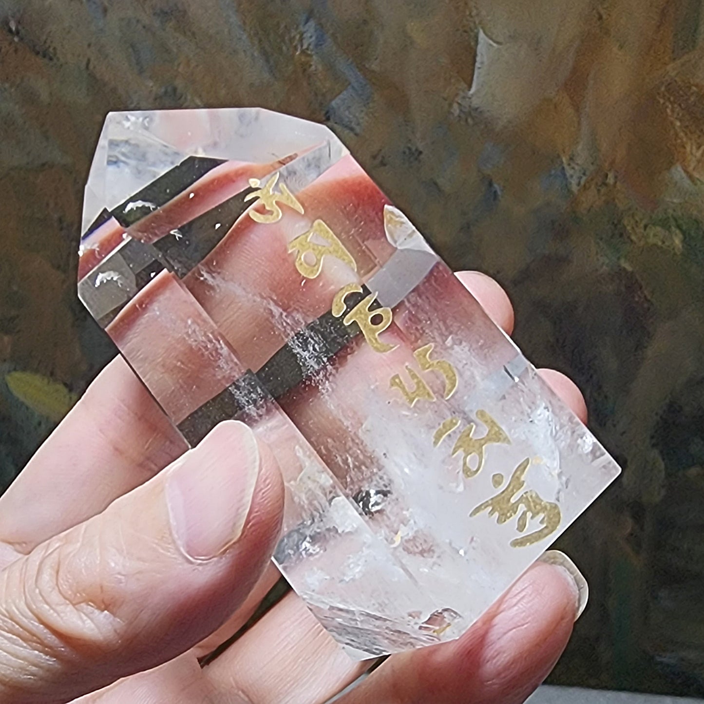 189 grams Premium polished Clear Quartz point carved Tibetan blessings Om Mani Padme Hum small display piece[Natural Crystal] 精品天然白水晶柱雕刻六字真言小摆件