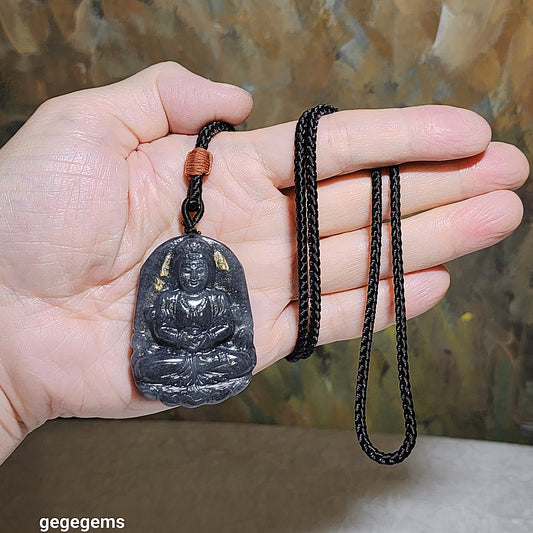 Premium natural Nephrite Qinghua (black & white) Guan Yin Jade pendant (with certificate) 和田玉新疆青花(黑白)观音吊坠(带证书)