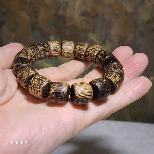 Premium 14.5mm South East Asian Agarwood barrel beads bracelet/handheld (with certificate) 14.5毫米优质星洲系沉香桶珠手链/手持(带证书)