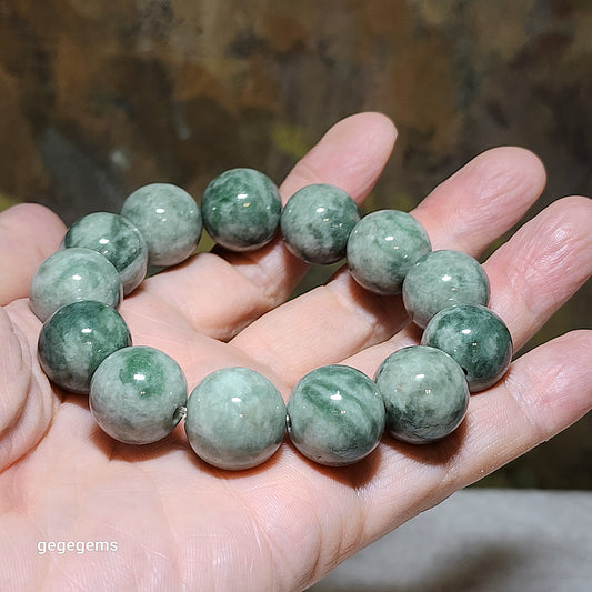 16mm Natural untreated Burma Jade (Type A Jadeite) light green "floating flowers" bracelet (with certificate) [Natural Crystal] 16毫米翡翠淡绿飘花手链(带证书)