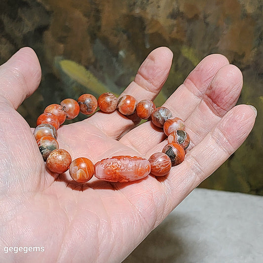 Baoshan Nan Hong natural "skin" red & white 10.8mm beads & Mongolia Nan Hong carved 9 Eyes Dzi bracelet 保山南紅紅白料铁皮脸谱三色圆珠配外蒙南红雕刻九眼天珠手链