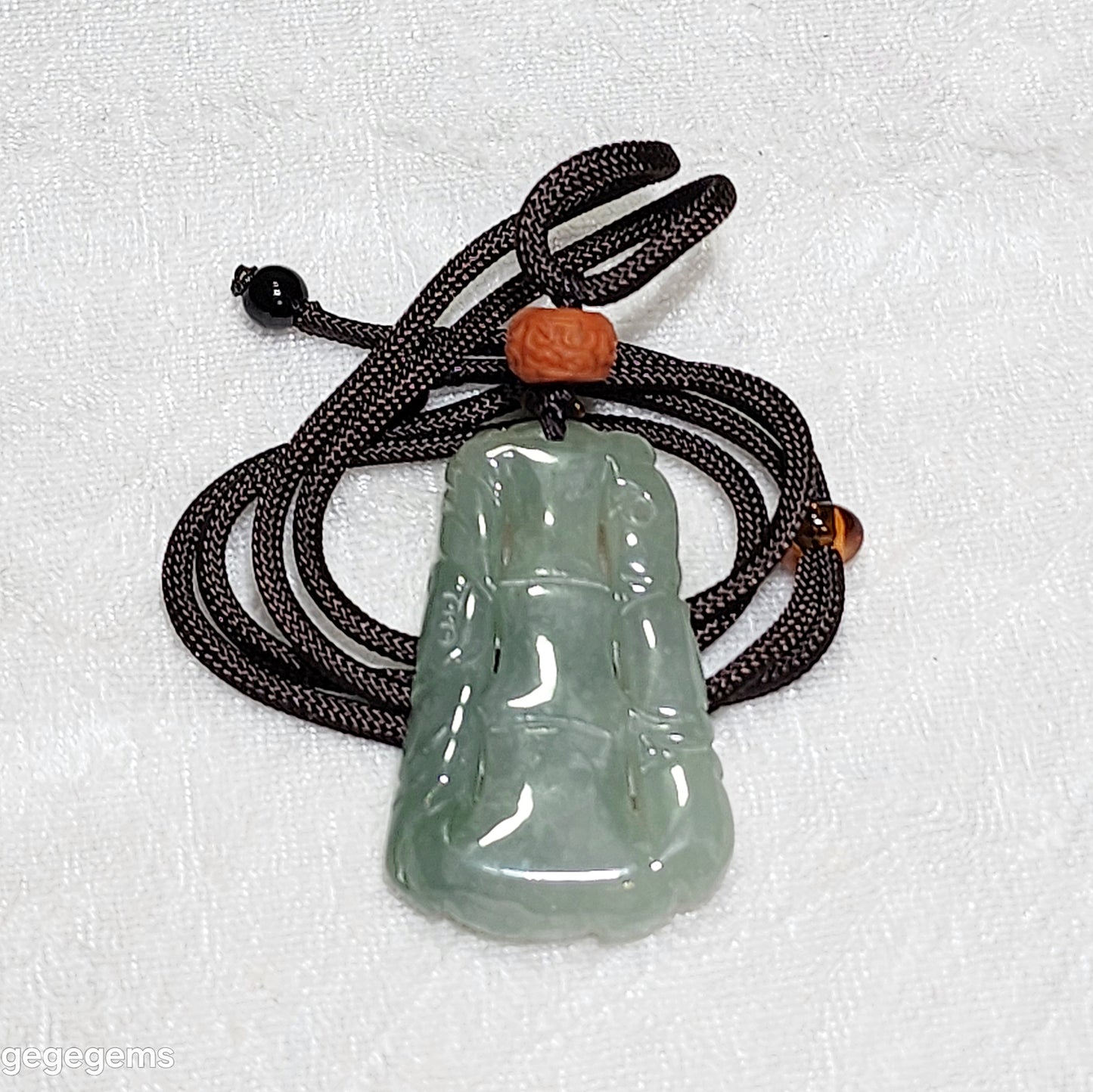 Type A Jadeite light green both sides carvings Bamboo & Bat (with certificate) with Qiaojia Nan Hong huiwen bead Jade pendant 翡翠淡绿双面雕刻竹蝙蝠(祝福)吊坠(带证书)配云南巧家南红回纹珠 竹报平安 节节高升 福在眼前