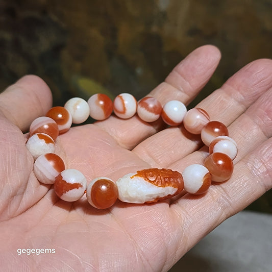 Baoshan Nan Hong red & white 11mm beads & Mongolia Nan Hong carved 9 Eyes Dzi (with natural Huya pattern) bracelet 保山南红红白料圆珠配外蒙南红雕刻九眼天珠(天然虎牙纹)手链