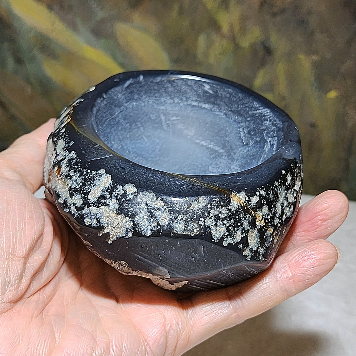 625 grams Natural Black Agate crystal bowl home/office decor ash tray [Natural Crystal] 天然黑玛瑙水晶碗家居辦工室小摆设烟灰缸